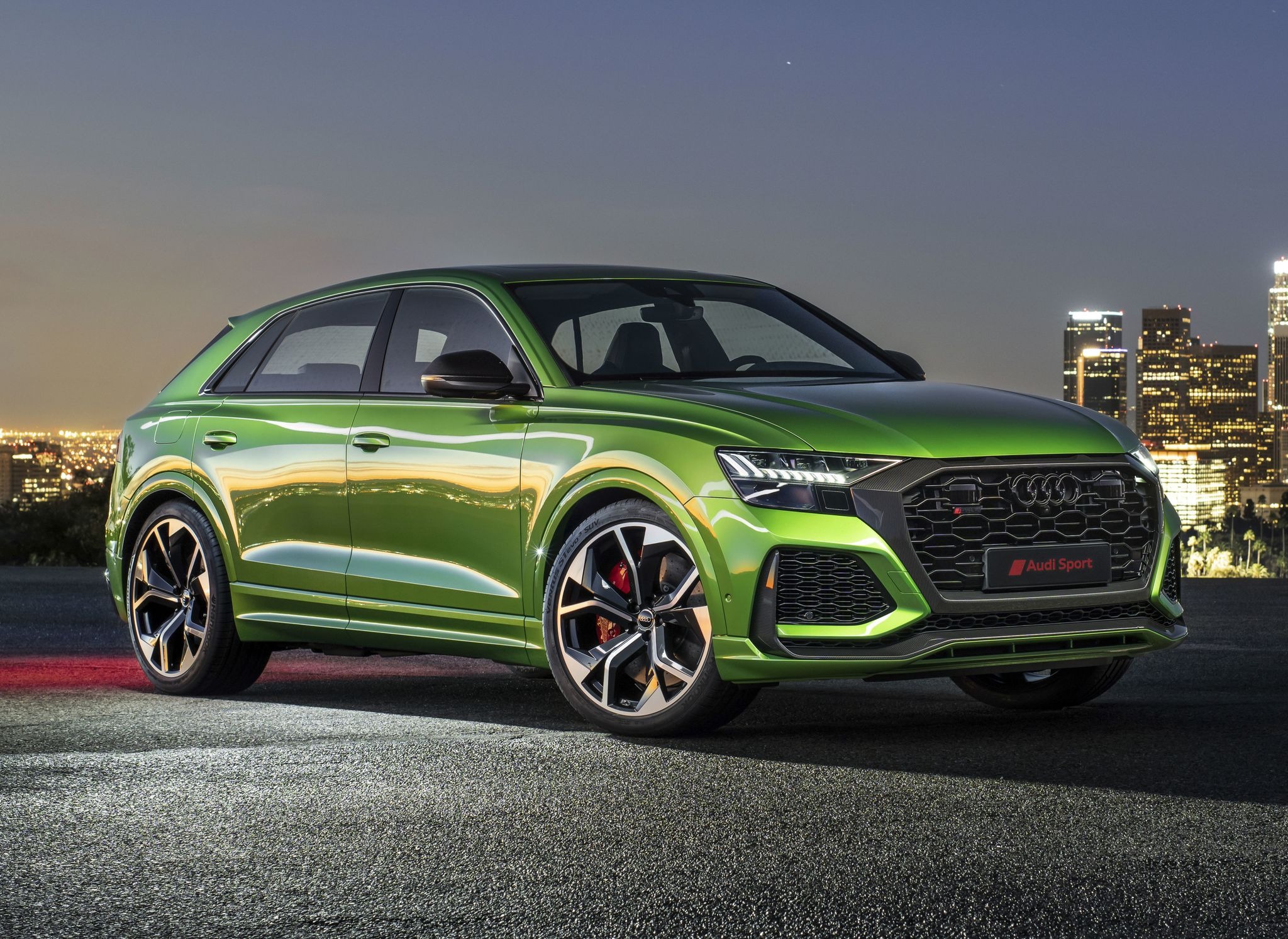 アウディ最強SUV『Q8 RS』、600馬力ツインターボ搭載…2020年初頭