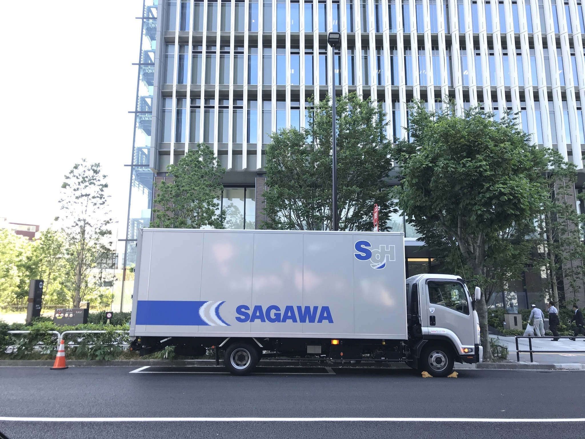 佐川急便、指定場所配送サービスを開始 再配達削減 | レスポンス 佐川急便、指定場所配送サービスを開始 再配達削減 | レスポンス