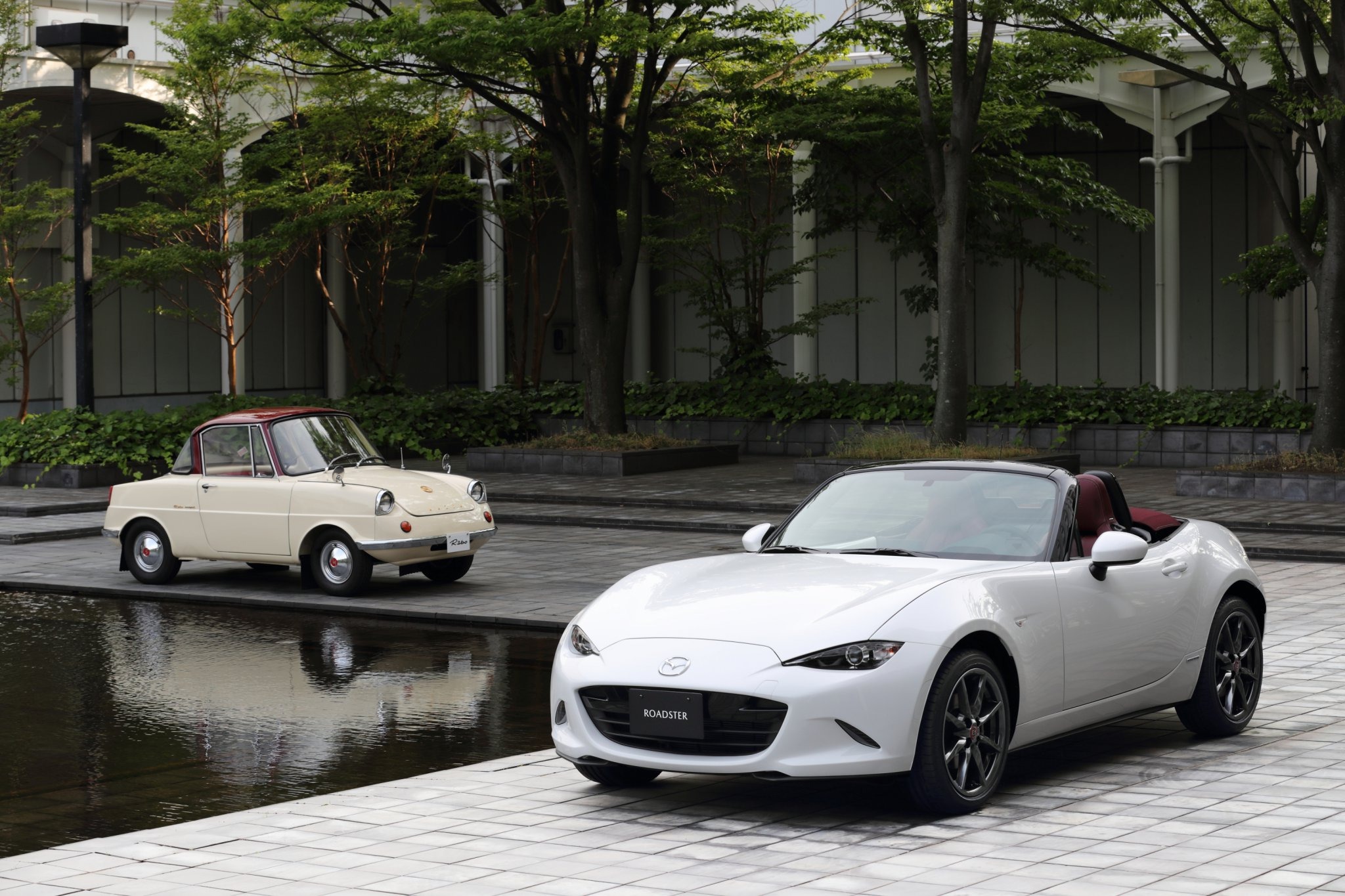 マツダ ロードスター 100周年特別記念車】ソフトトップモデルは