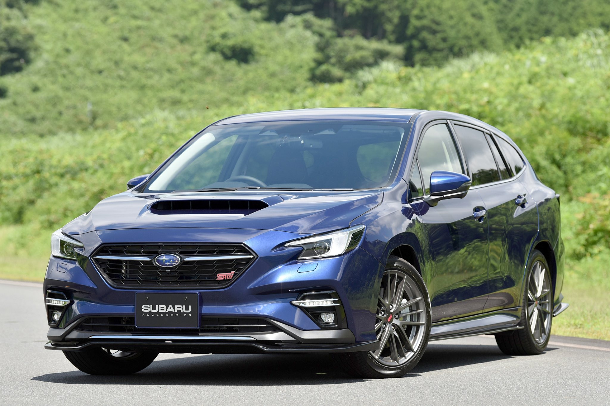スバル レヴォーグ STI Sport 新型】快適走行からスポーツ走行まで
