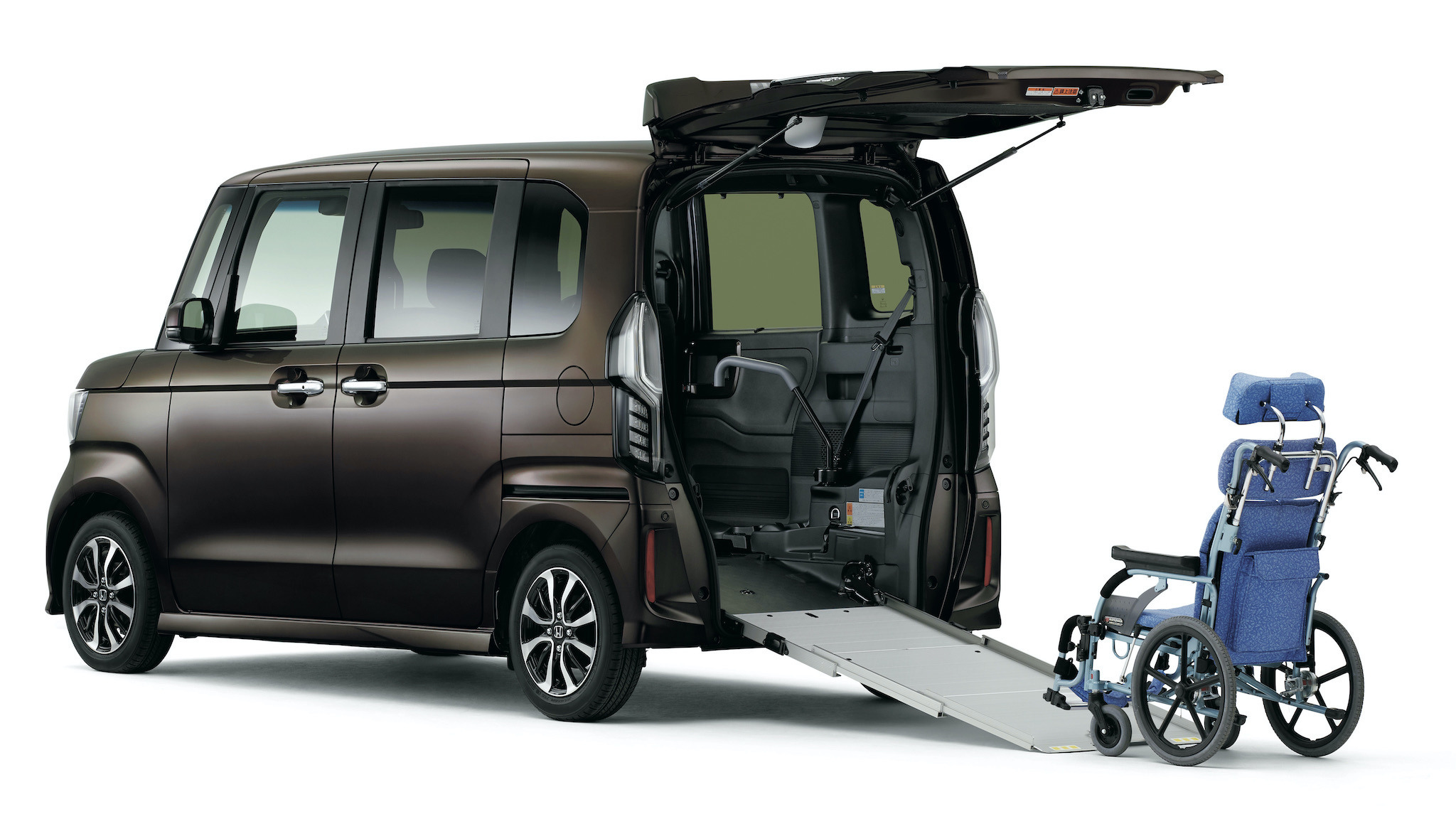 ホンダの福祉車両への取り組み】N-BOX 車いす移動車など、介護