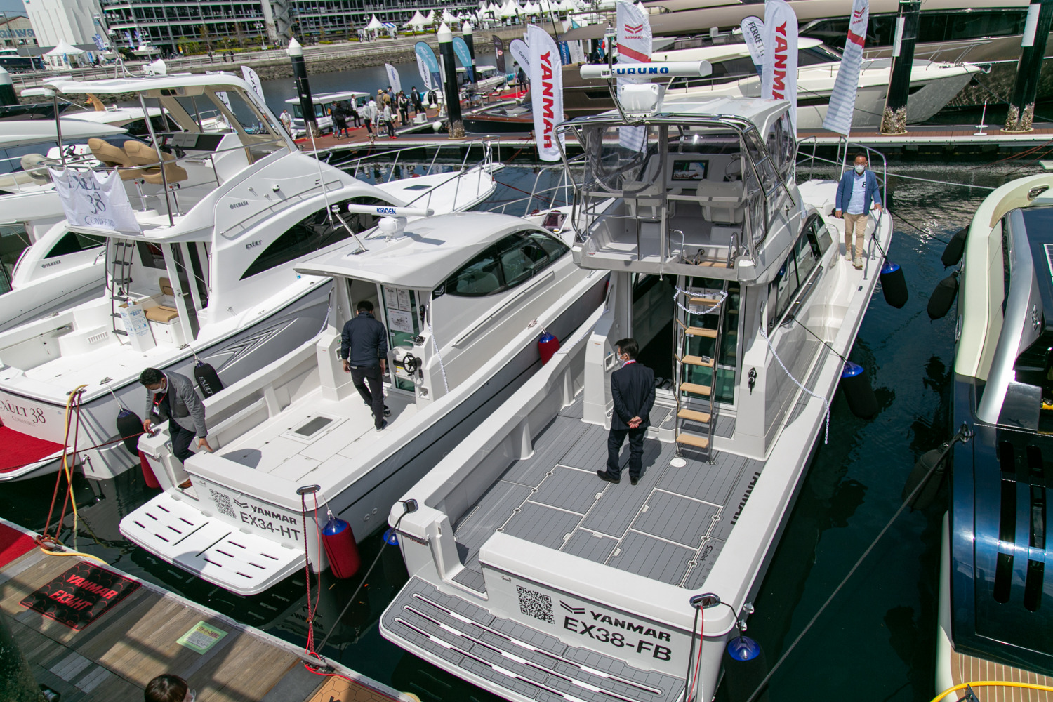 ヤンマー、フラッグシップ EX34-HT と EX38-FB を展示、インテリア