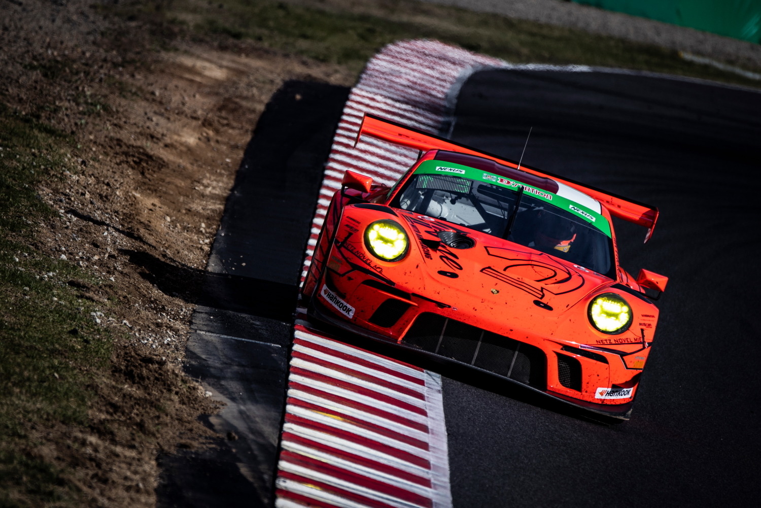 スーパー耐久 第2戦】ラスト9分のバトルの末、16号車ポルシェ