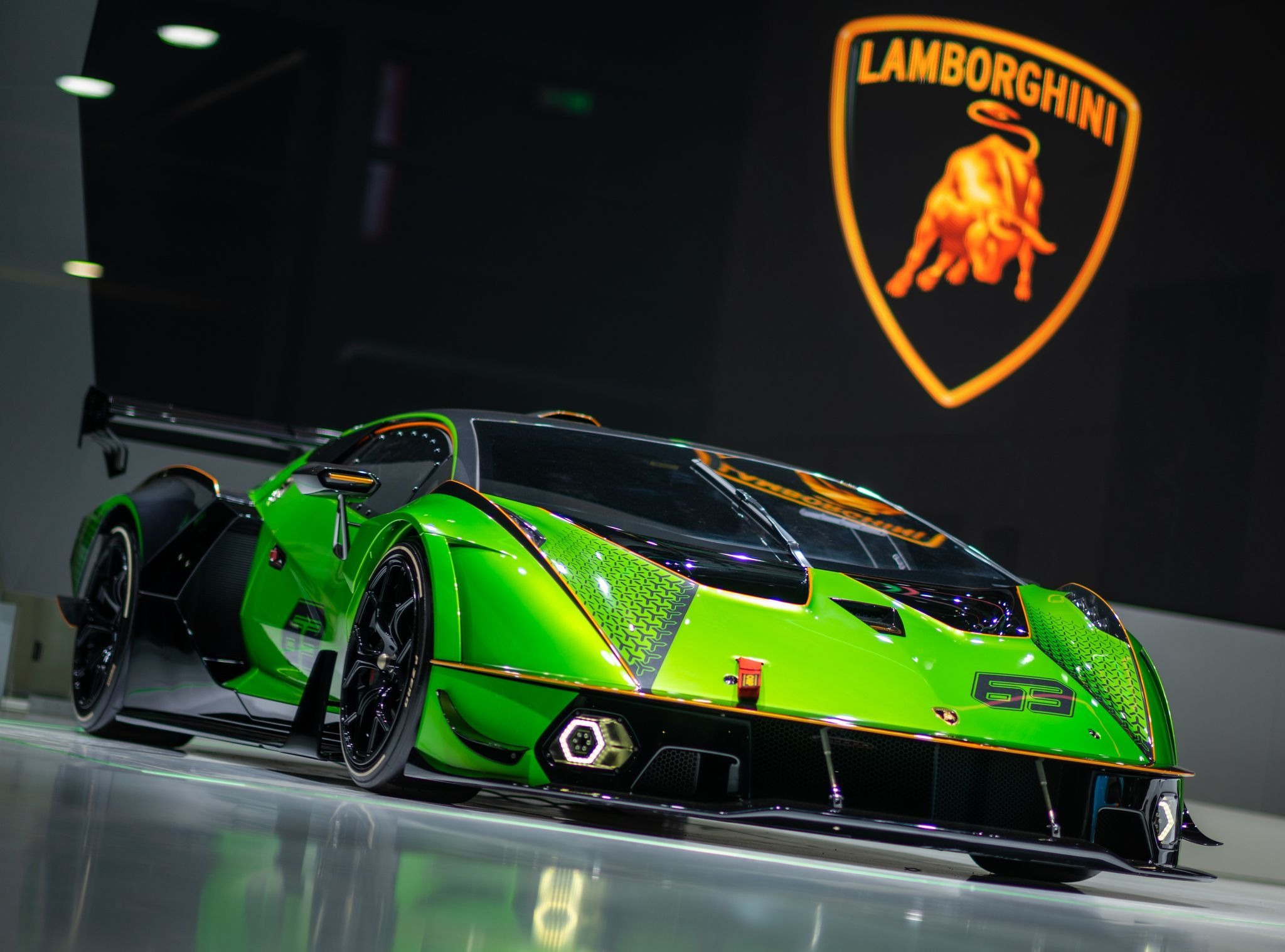 ランボルギーニ史上最強のv12は0馬力 エッセンサ Scv12 発表 上海モーターショー21 レスポンス Response Jp ランボルギーニ史上最強のv12は0馬力 エッセンサ Scv12 発表 上海モーターショー21 レスポンス Response Jp
