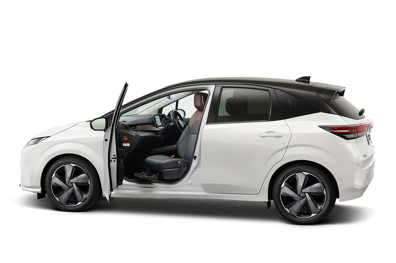 日産 ノートオーラ オーテック 助手席回転シートを設定 レスポンス Response Jp