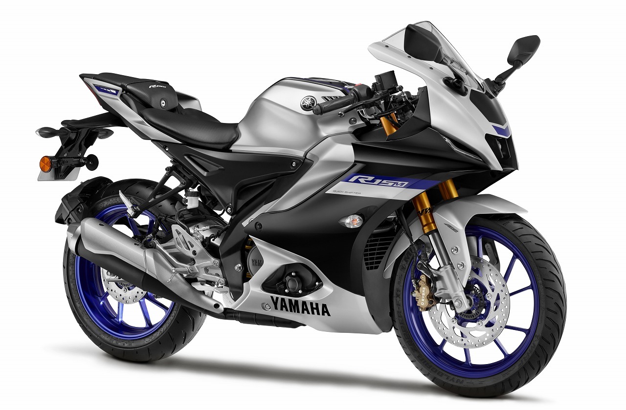 ヤマハ YZF R15 フロントウィンドスクリーン　シルバー ヤマハ YZF R15 フロントウィンドスクリーン シルバー YAMAHA YZF-R15