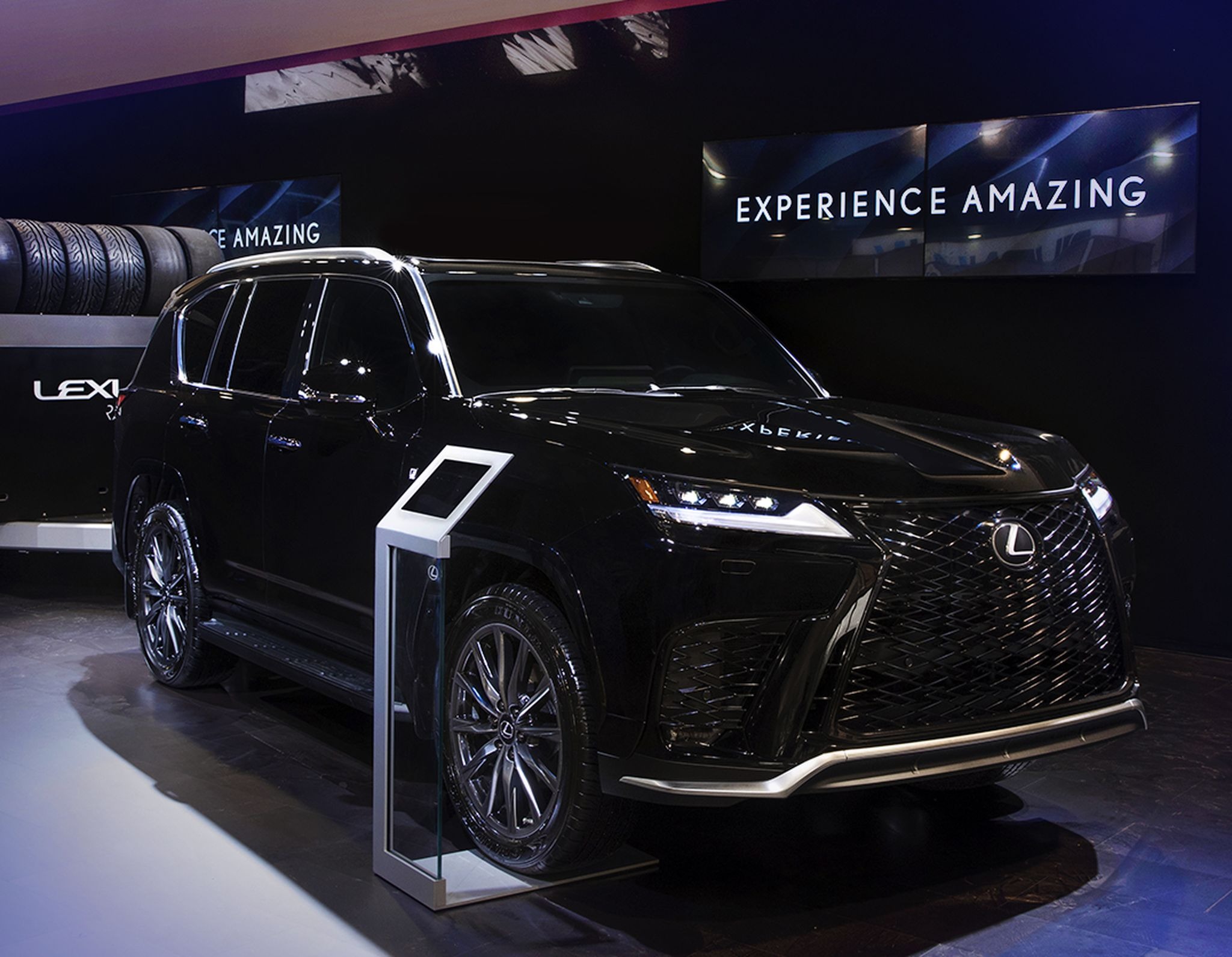 レクサス　ベア　Fスポーツ レクサス LX 新型、初の「F SPORT」設定…SEMA 2021で発表