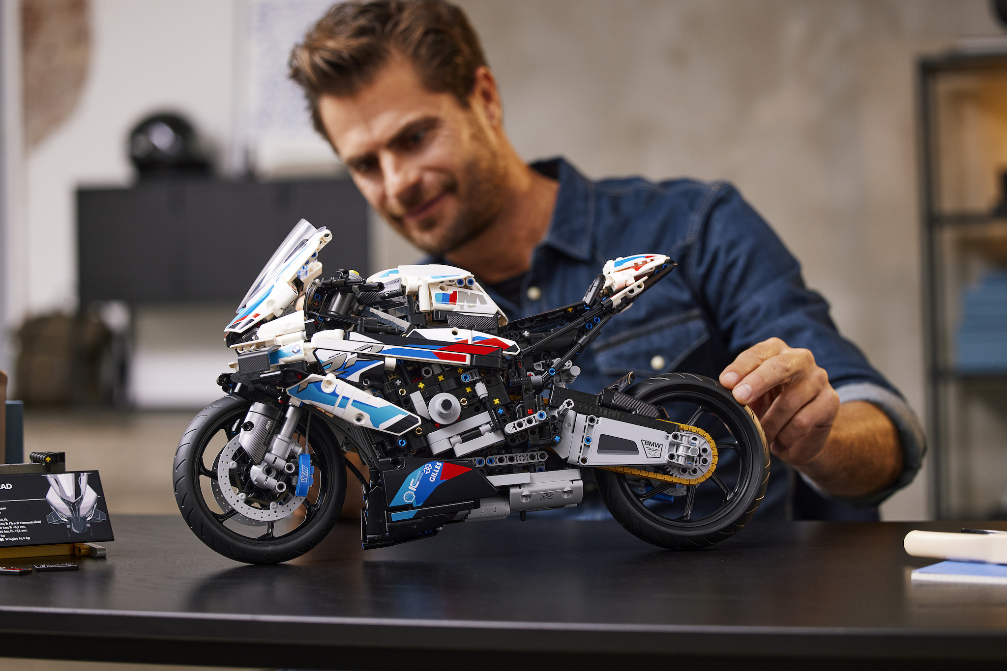1/5で再現! レゴテクニックBMW『M1000RR』…長さ45cm、シリーズ最大級