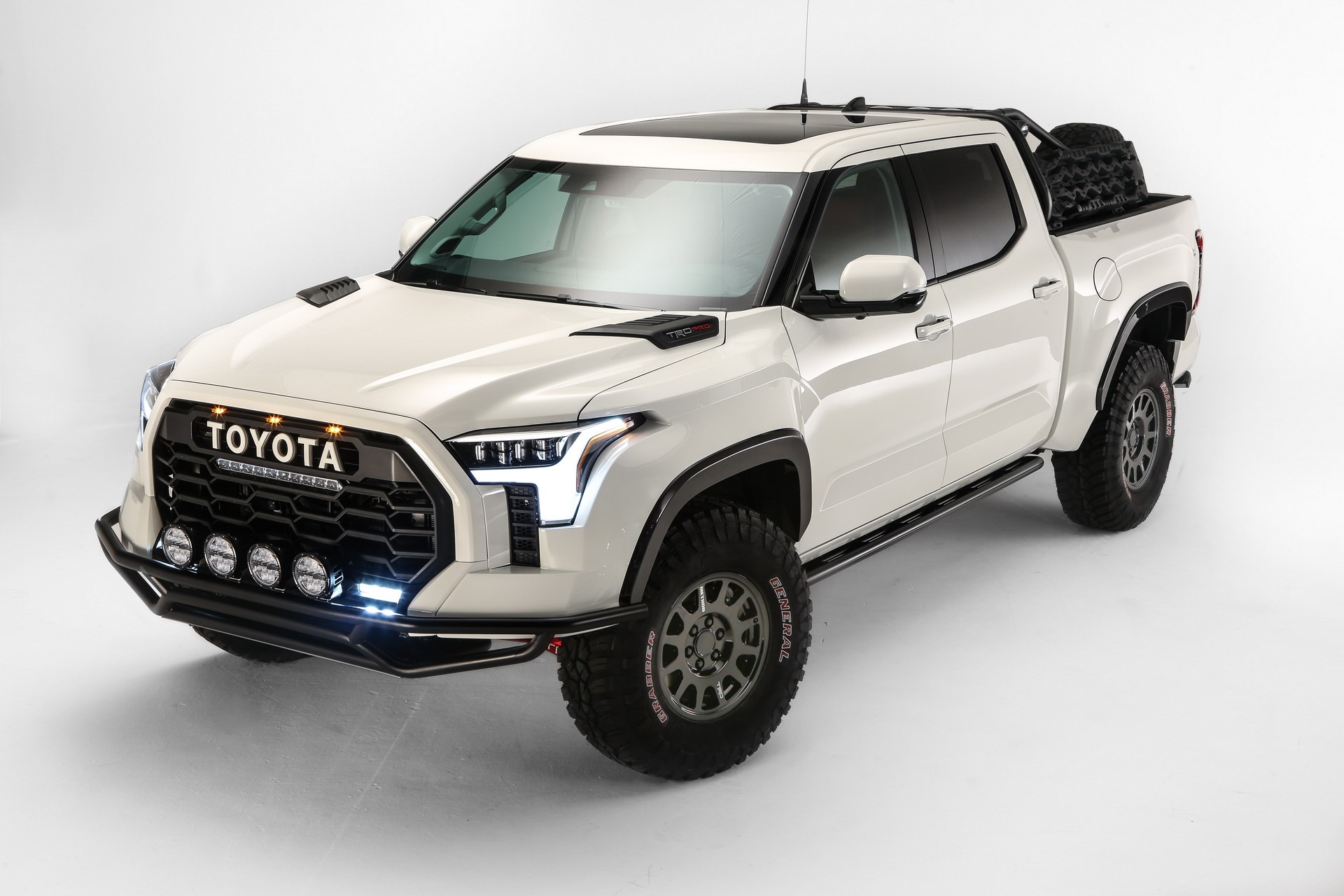 2023 トヨタ・タンドラ TRD OFF ROAD　(ホワイト) トヨタ タンドラ 新型、ハイブリッドで砂漠レースをサポート…シカゴ