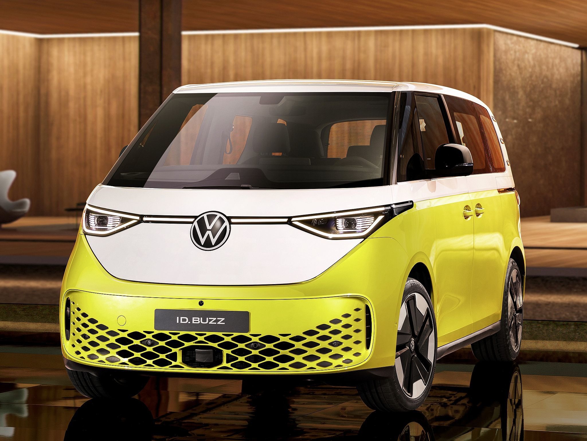 VW のEVバスとワーゲンバスとプラッテンバーゲン…ID. BUZZ