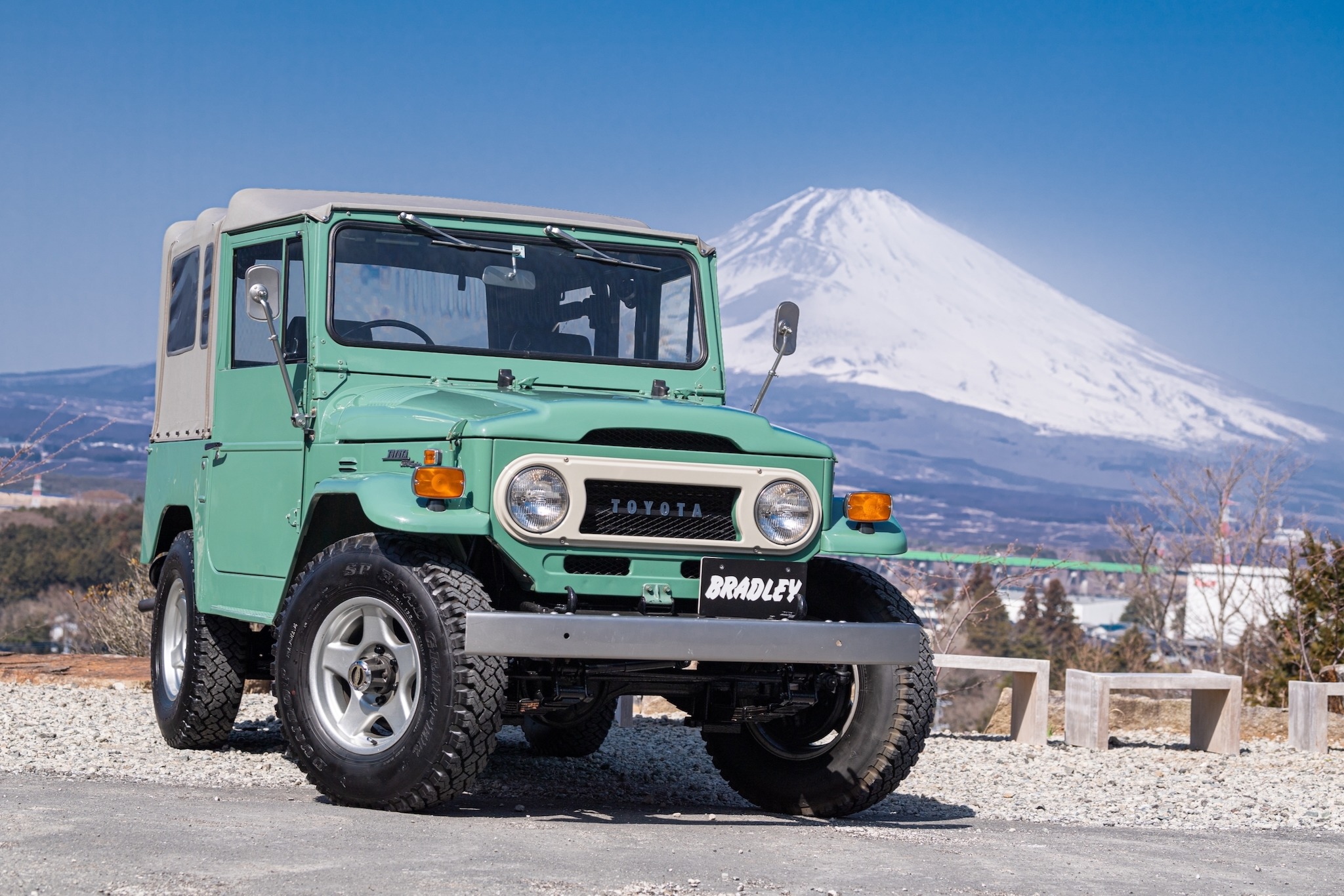 ランドクルーザーとともにブラッドレーのある人生を！【4x4