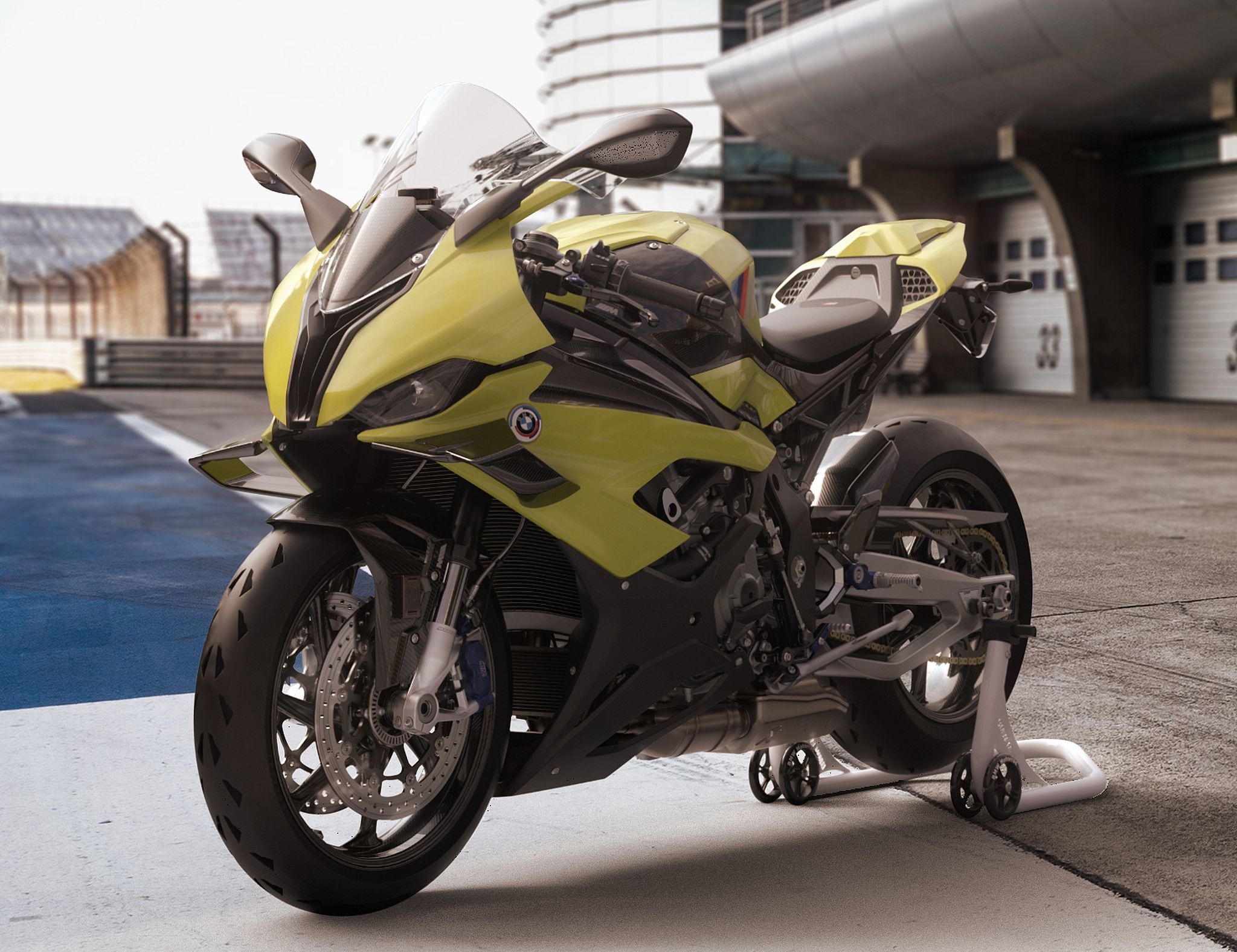 BMW　Mモデル50周年記念　ハードシェルケース新品未使用 img_c77cf39010f6ea59a2992fa113