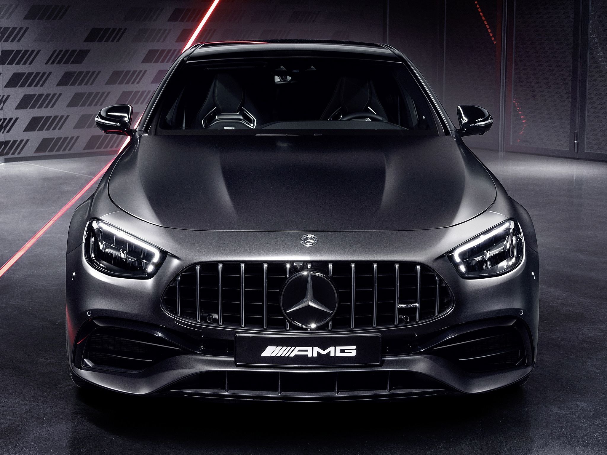 メルセデスベンツ Eクラス 最強「AMG 63」に最終モデル…999台限定生産