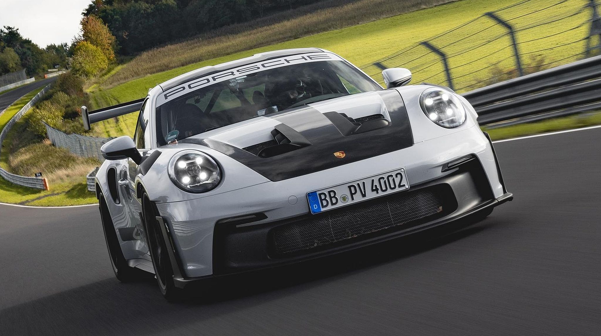 ポルシェ 911 GT3 RS 新型、ニュルアタック…ベース車から10秒
