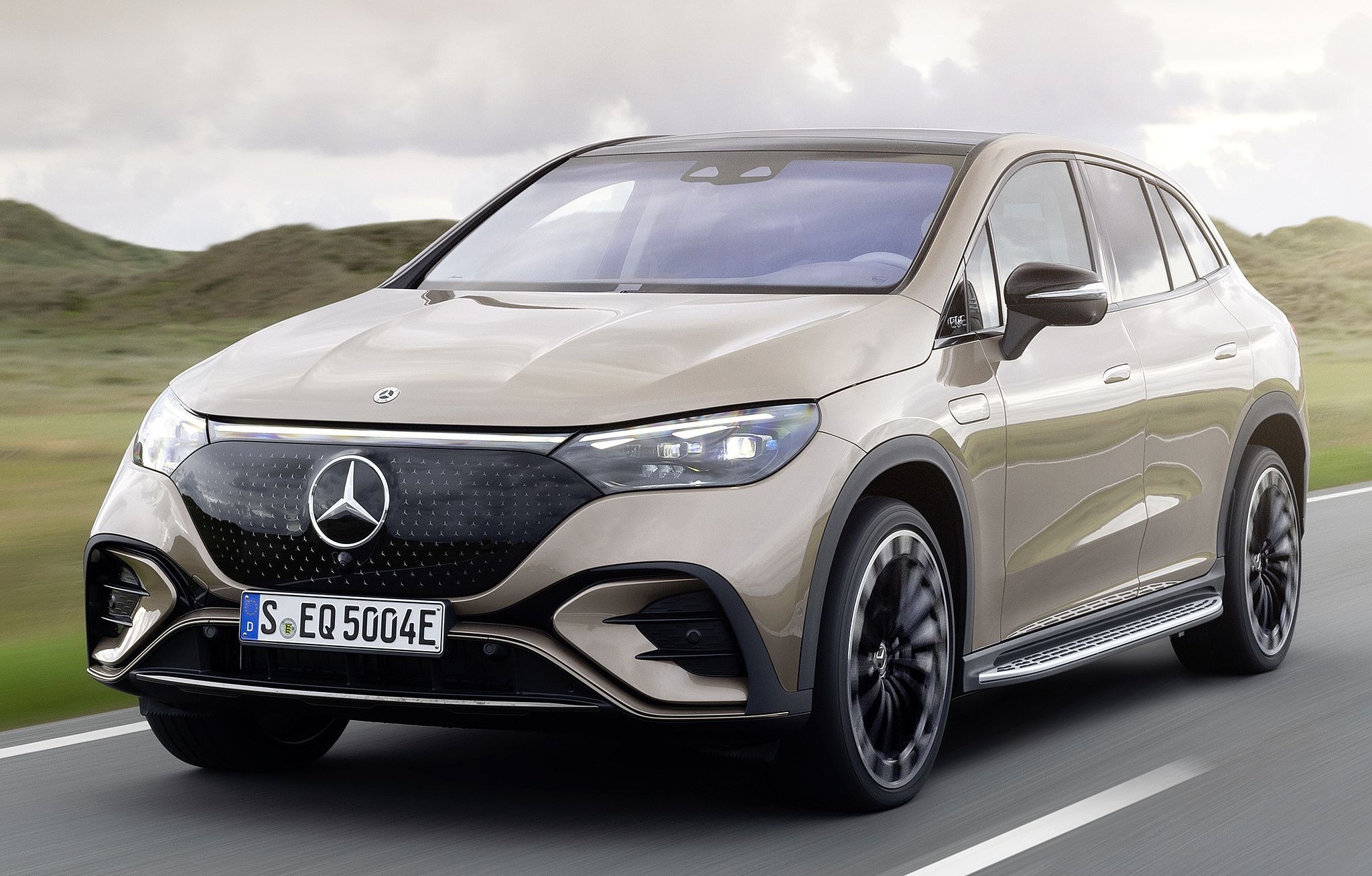 売れ筋アイテムラン メルセデスベンツ『EQE SUV』、408馬力ツインモーター搭載…欧州 ミニカー