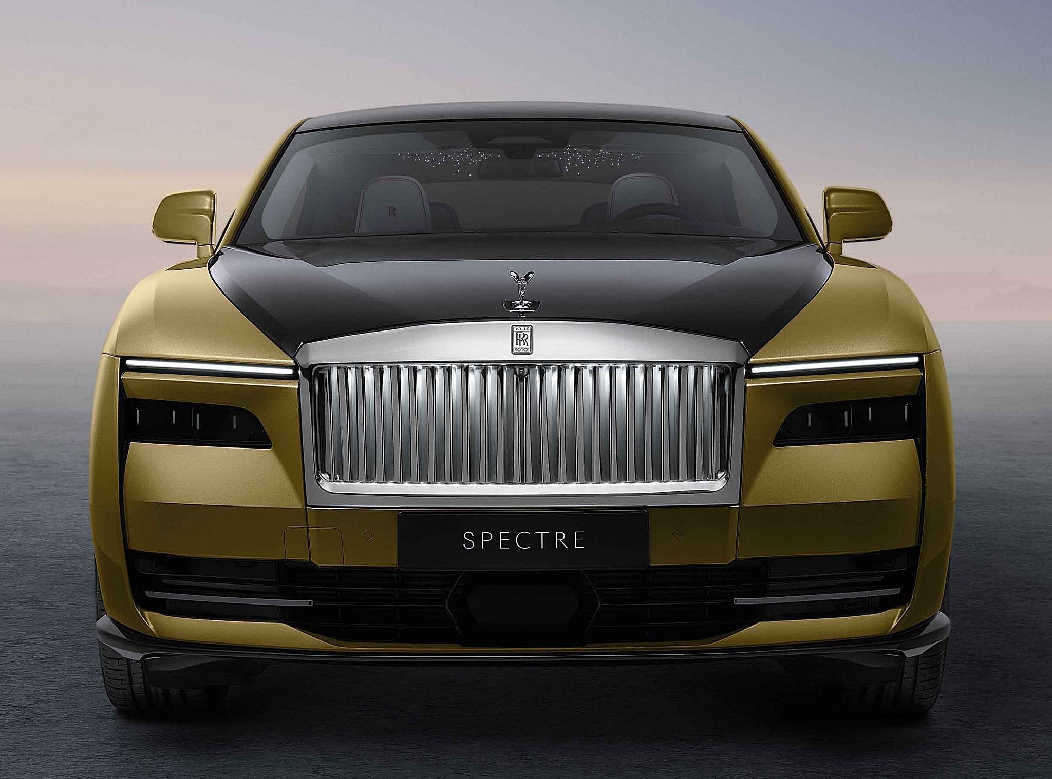 ロールスロイス初のEV、585馬力モーター搭載…『スペクター』発表