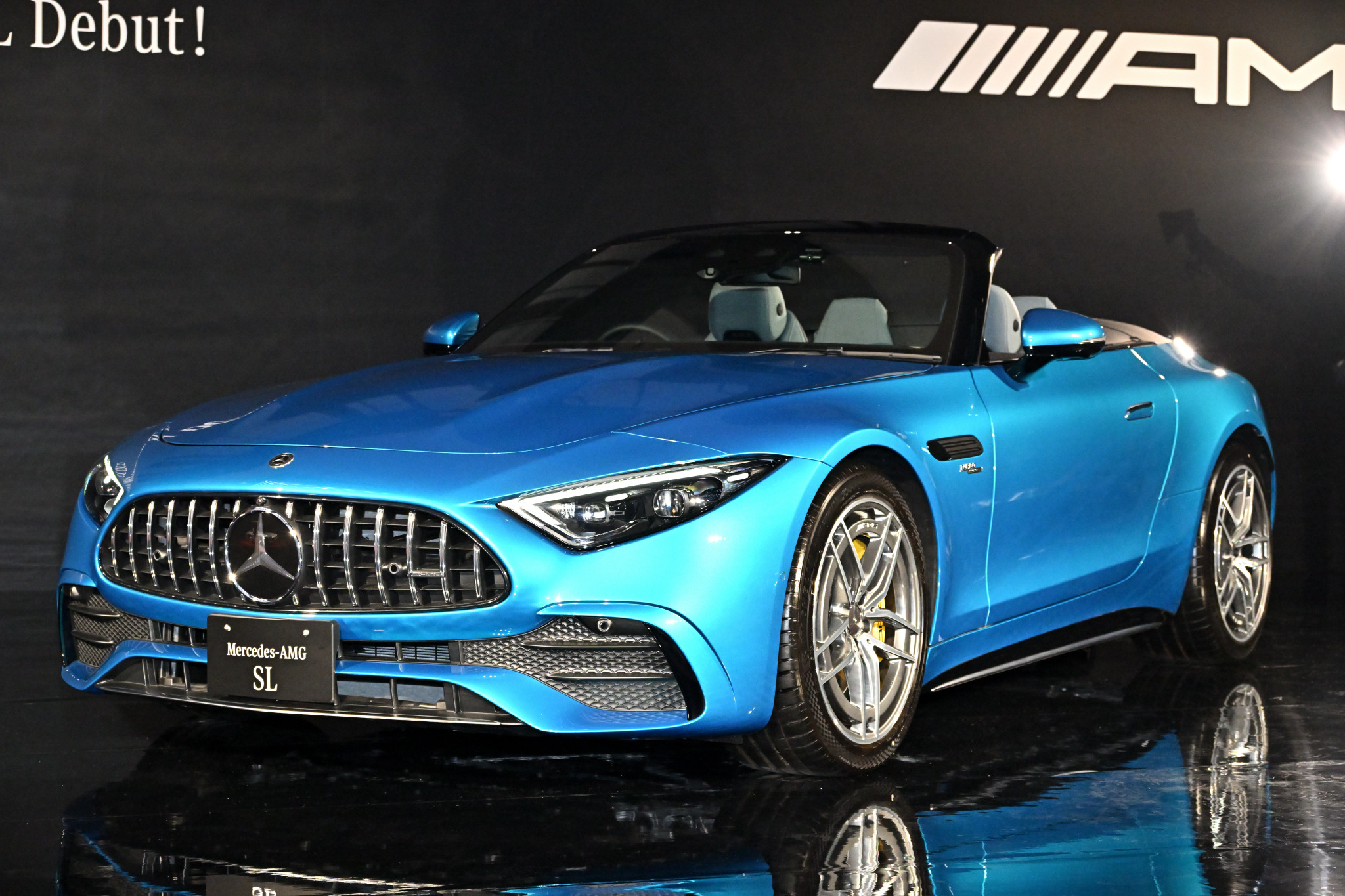 メルセデスAMG SL】「SL史上初」づくし！リアルスポーツカーへ