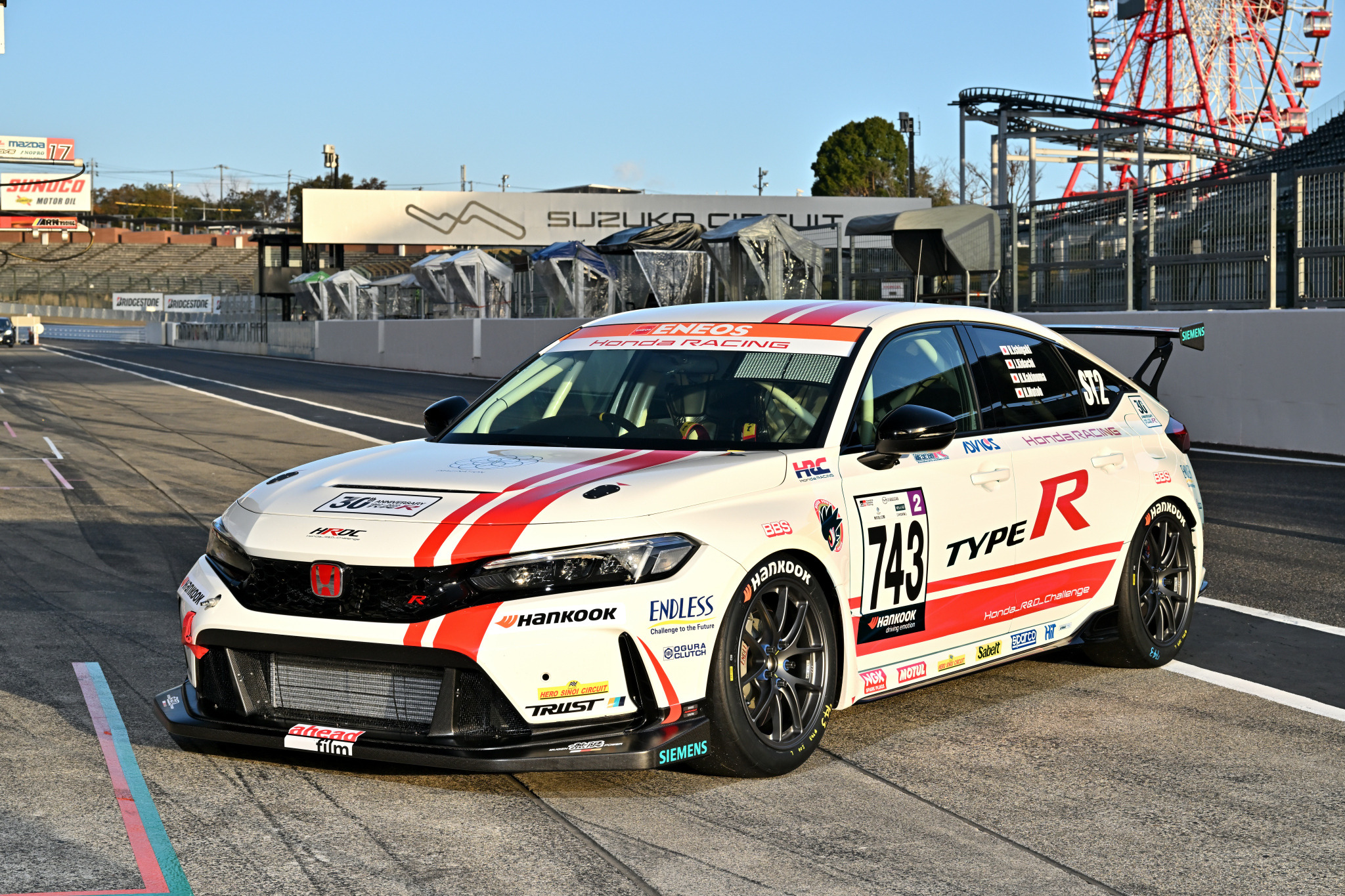新型シビックタイプR、スーパー耐久デビューレースで2位表彰台に