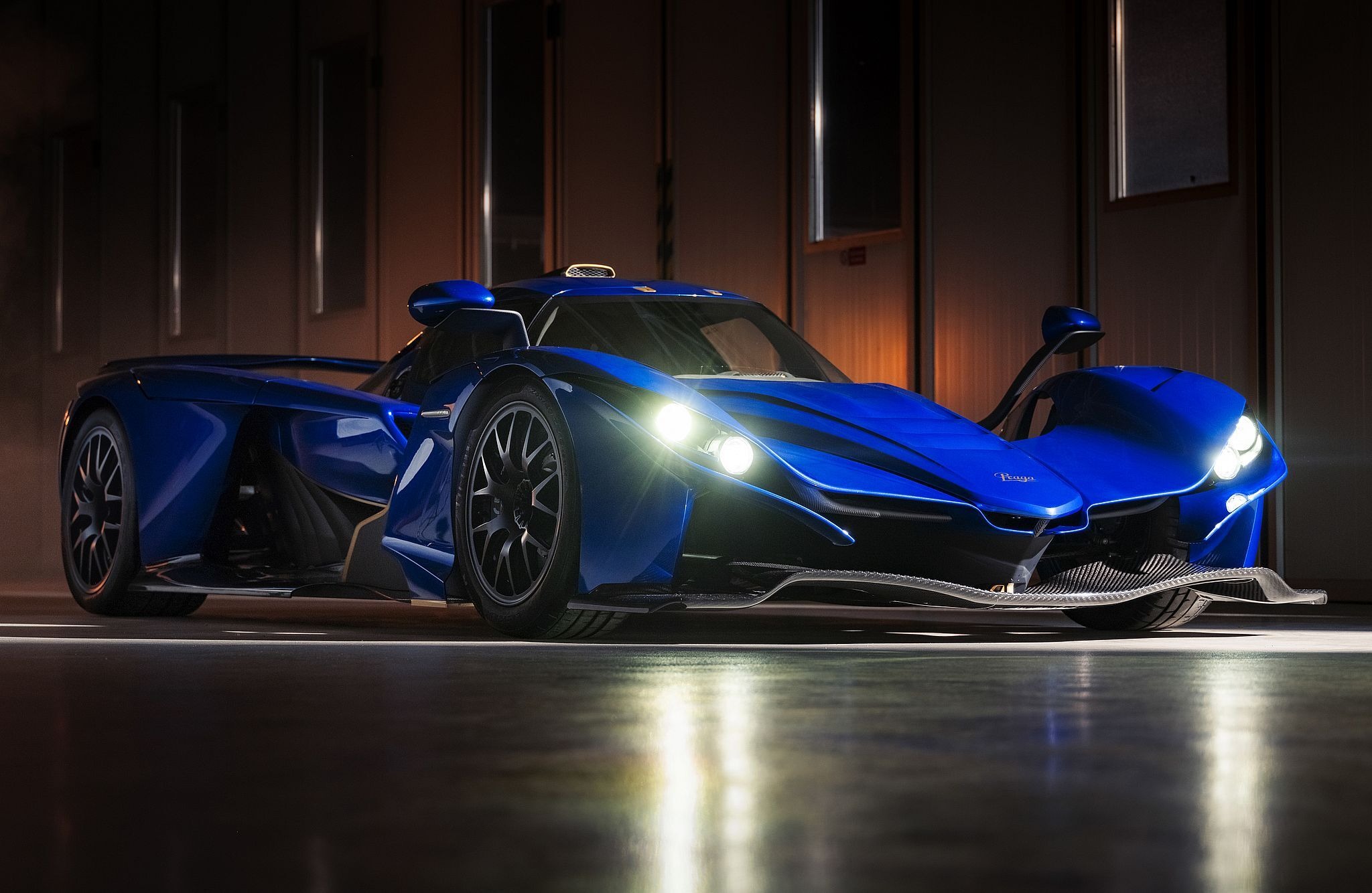 日産『GT-R』譲りのV6ツインターボで700馬力、「プラーガ」の