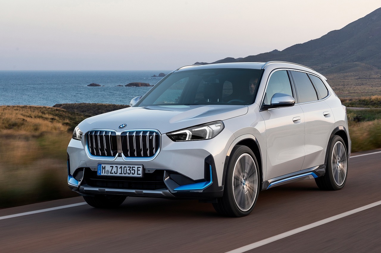 BMW X1 新型】電動SUV「iX1」も登場…価格は668万円、航続465km