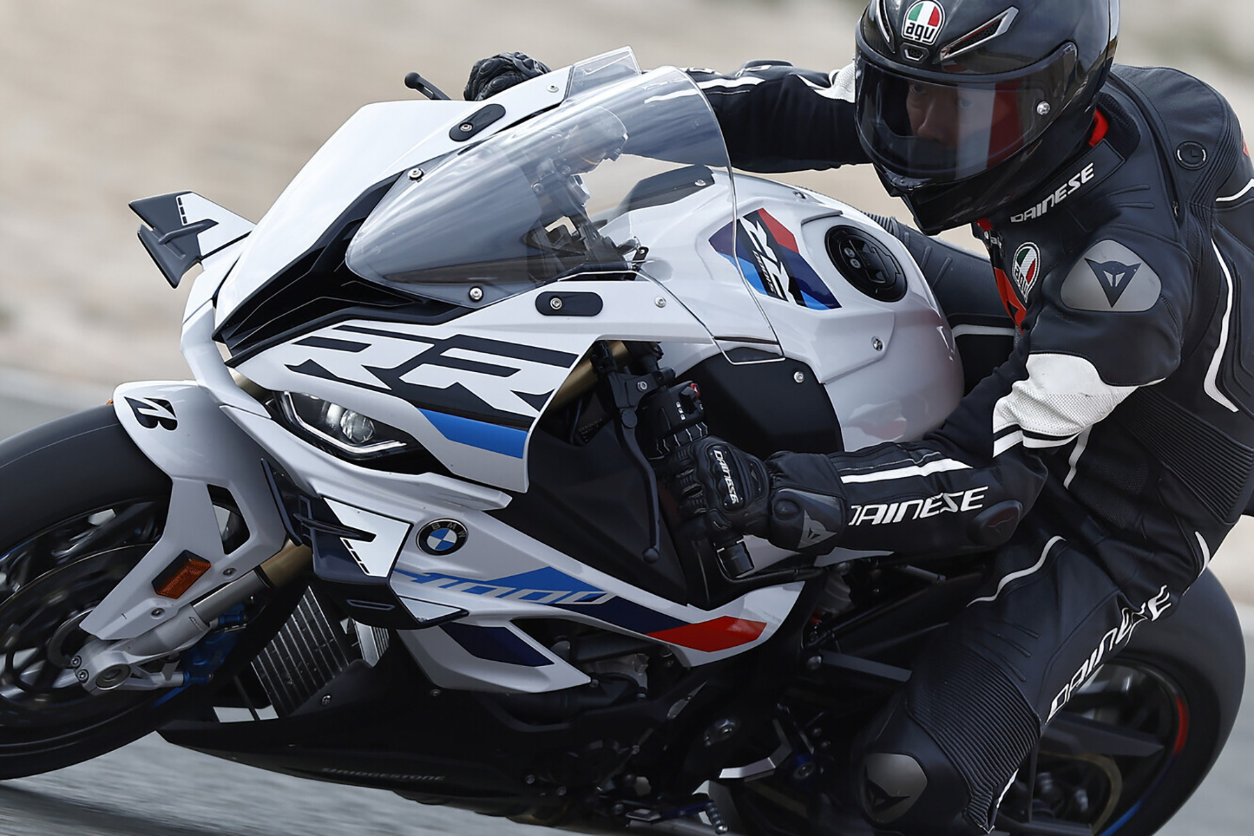 BMW S1000RR 試乗】210psものハイパワーをつい“扱える”気になれ BMW S1000RR 試乗】210psものハイパワーをつい“扱える”気になれ