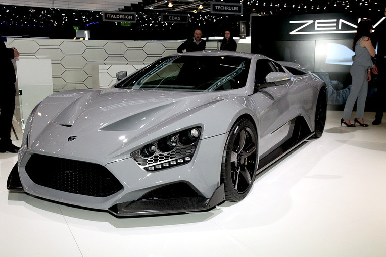 最高速400km/h超、V12ツインターボ搭載の新型ハイパーカー