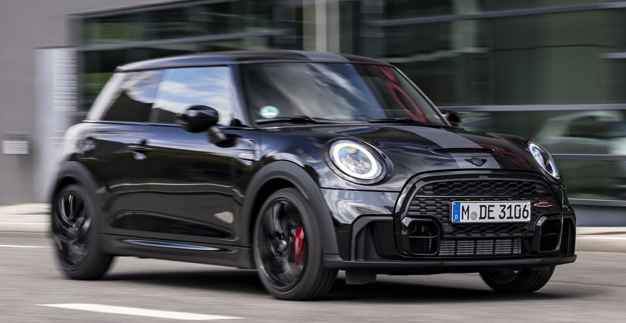 ミニクーパージョンクーパーワークス美品！！ MINI 最強「ジョン・クーパー・ワークス」、6速MTのみの限定車