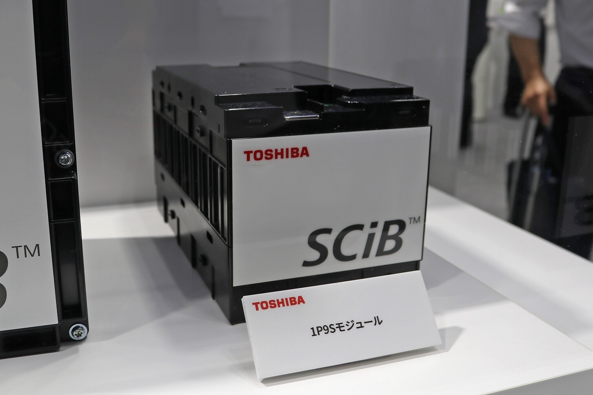 東芝のリチウムイオン二次電池「SCiB」の高性能と長寿命が 東芝のリチウムイオン二次電池「SCiB」の高性能と長寿命が