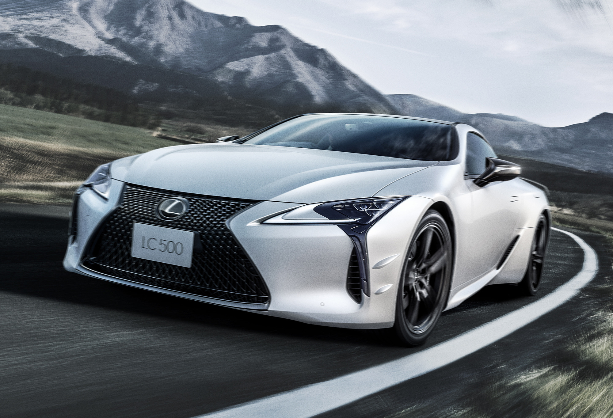レクサスの最上級クーペ『LC』に限定車「EDGE」登場、内装に新色
