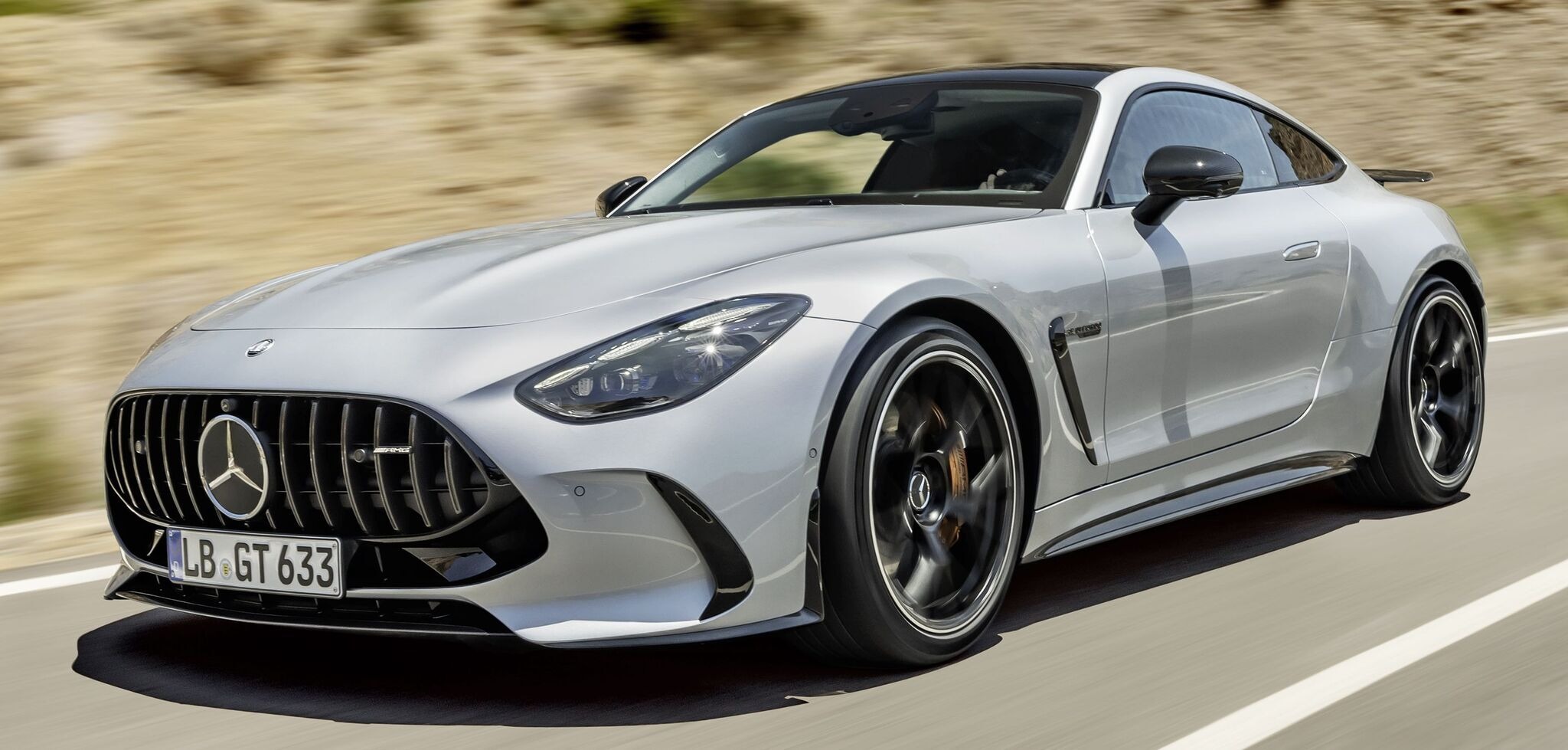 585馬力を解き放て! メルセデスAMG GT 新型をF1の ルイス 585馬力を解き放て! メルセデスAMG GT 新型をF1の ルイス