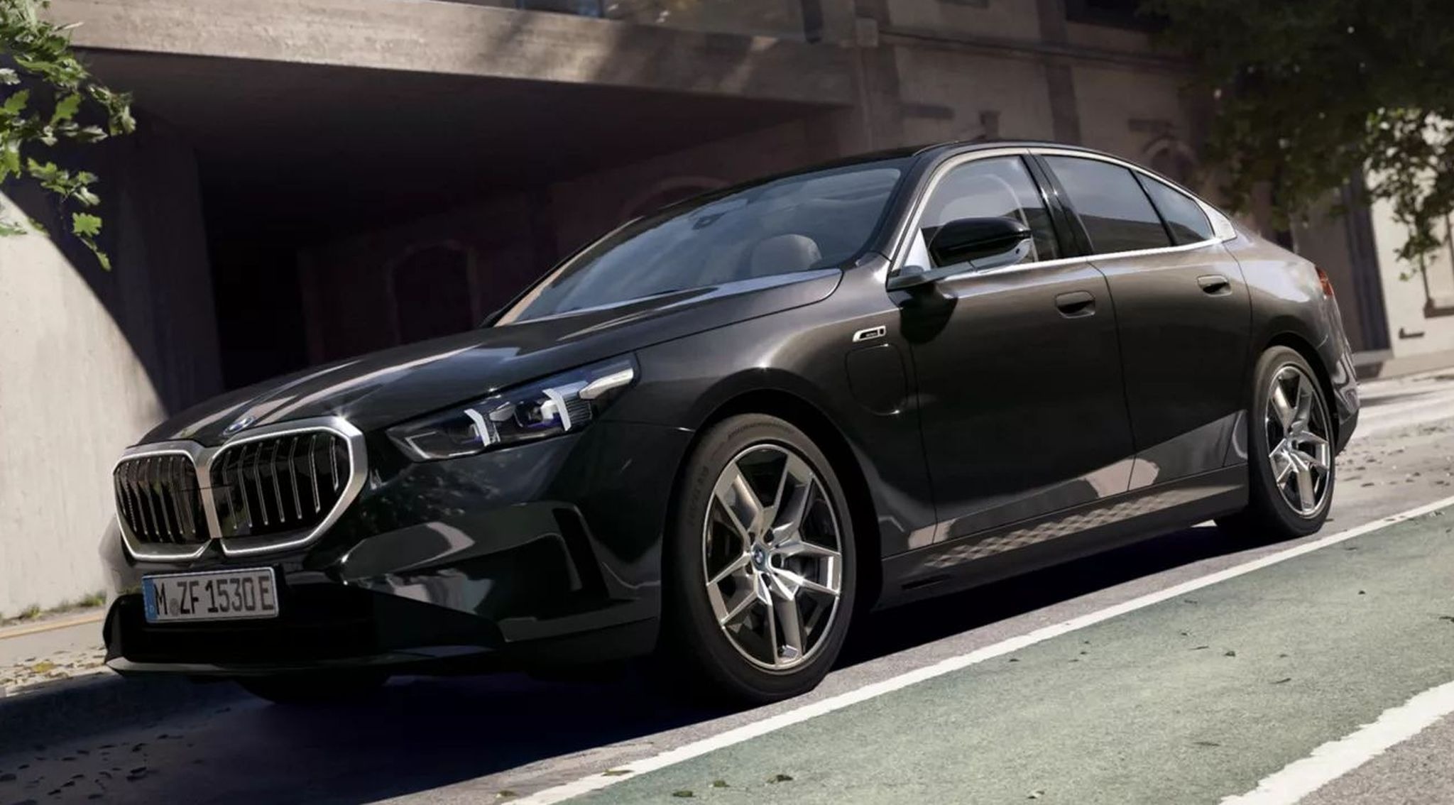 pivot pdx-b1 bmw　最終価格 BMW 5シリーズ 新型のPHEVを発表へ、EVモードは100km超え…IAA