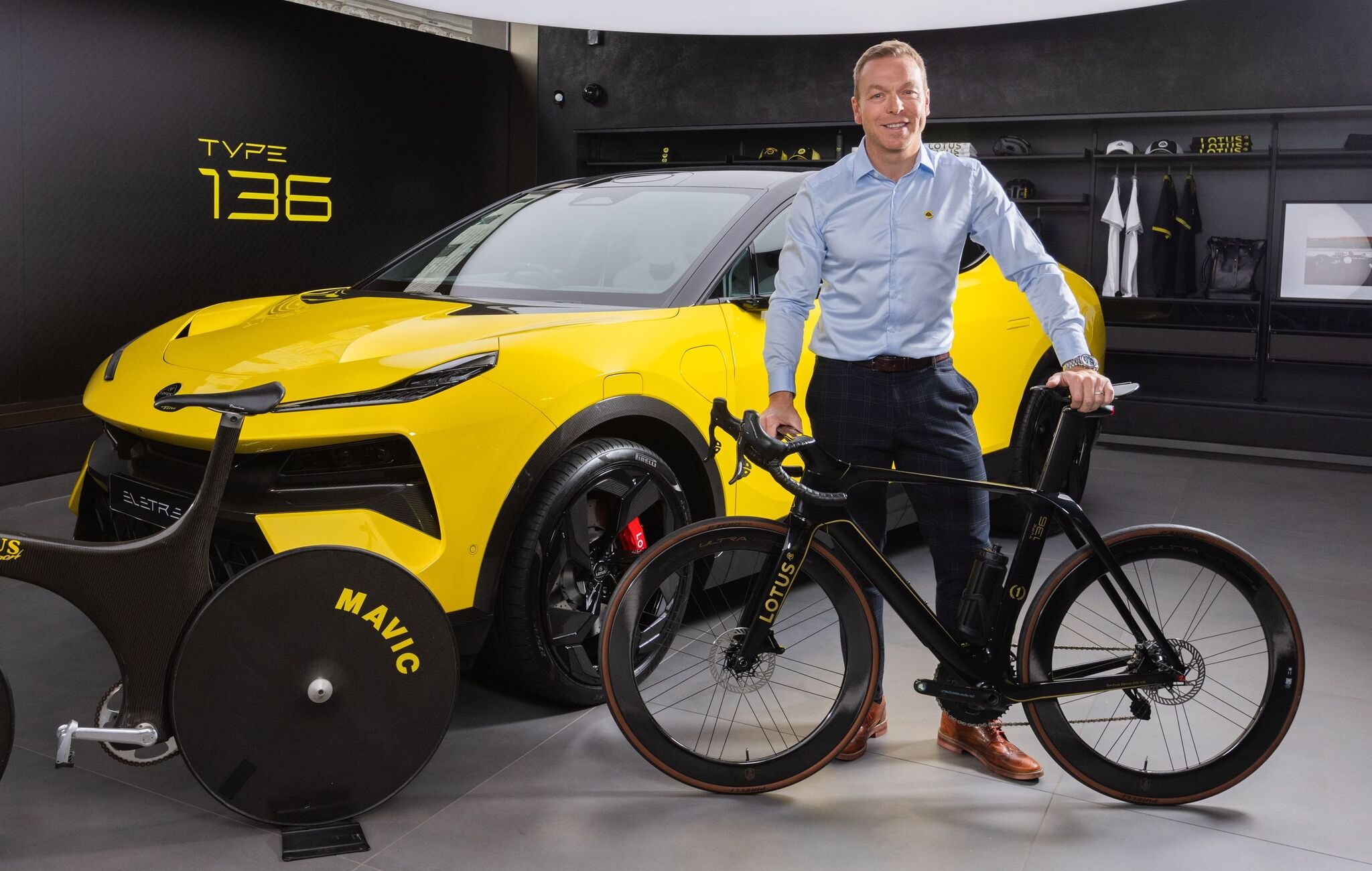 スポーツカーのロータス、軽量カーボン製の電動アシスト自転車を