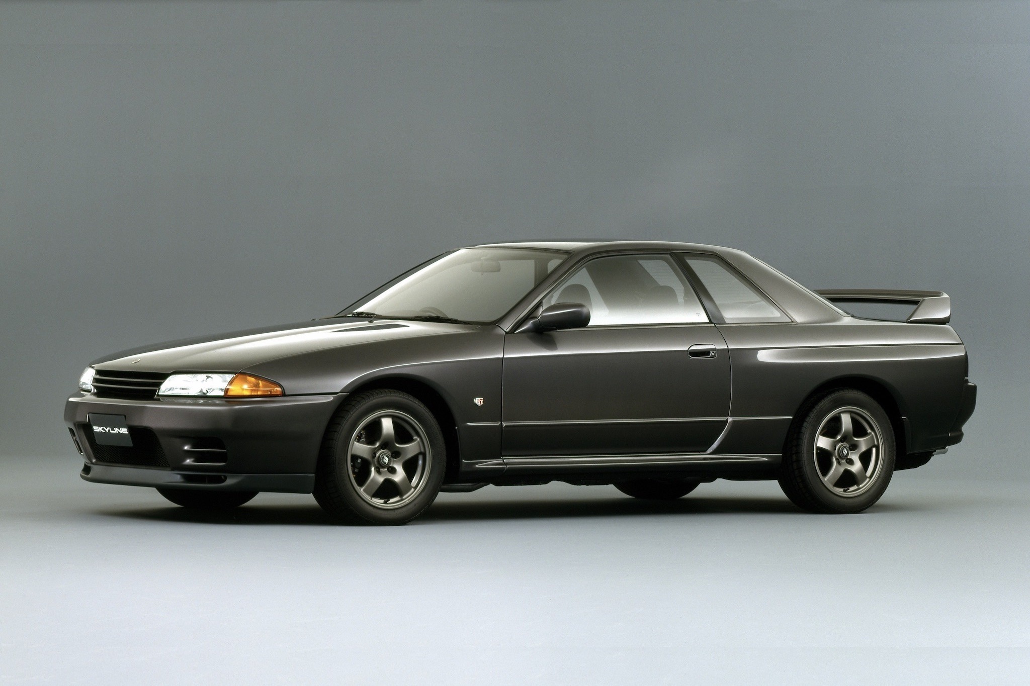 名車『スカイライン』の足跡をたどる…箱入り特別版が350部限定で発売 名車『スカイライン』の足跡をたどる…箱入り特別版が350部限定で発売