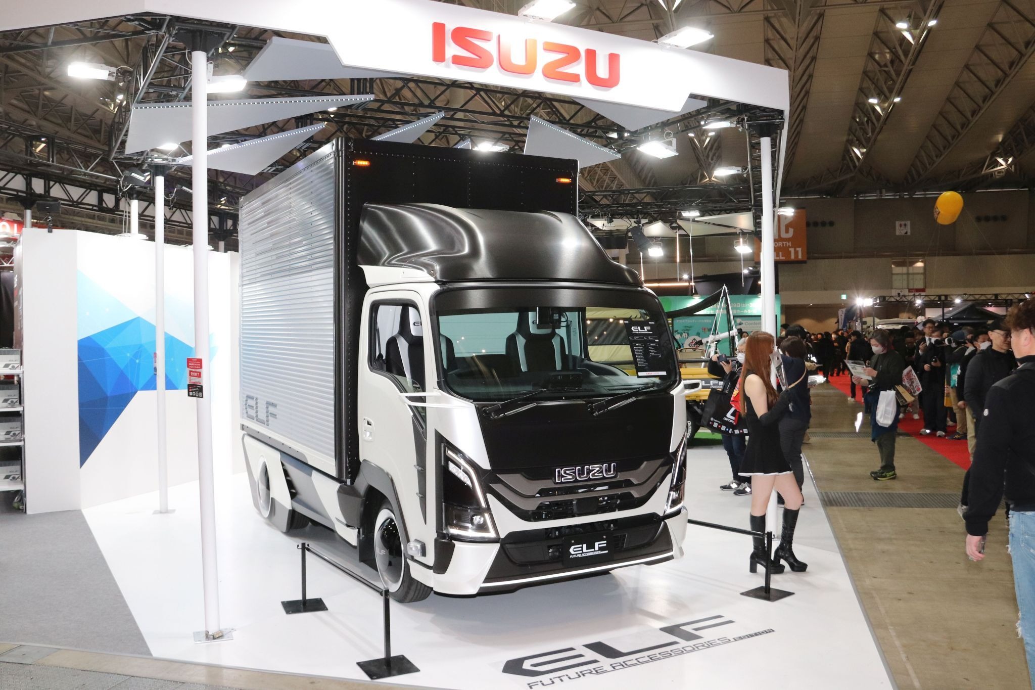 最強のキャンピングカー登場?! いすゞ エルフmio コンセプト…東京