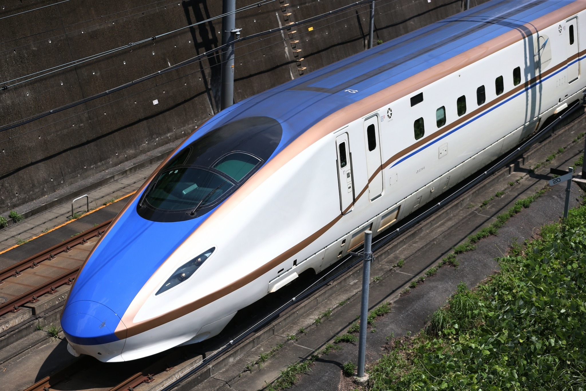 北陸新幹線「E7系かがやき」がベビーカーに…駅でレンタル