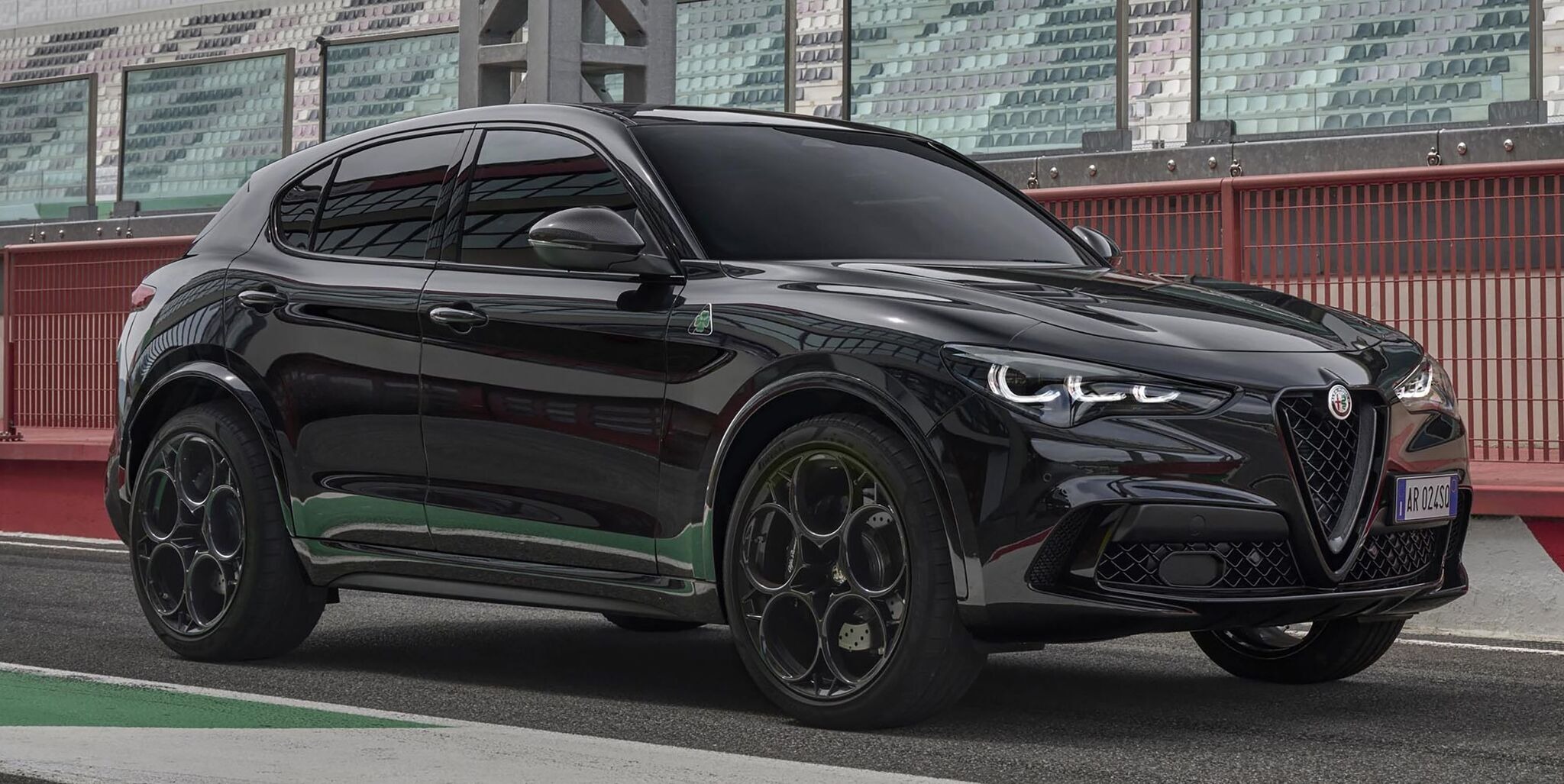 アルファロメオ『ステルヴィオ』、520馬力の「スーパースポーツ」発表