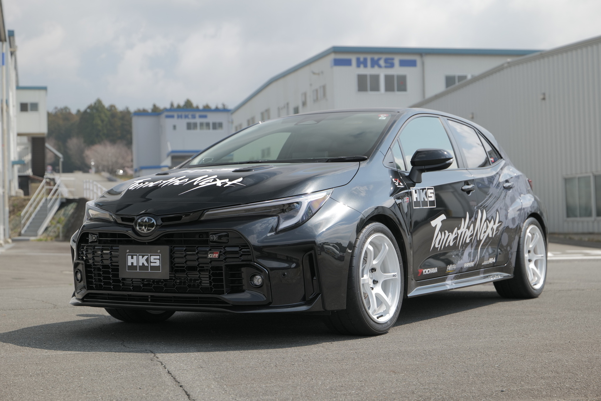 トヨタ GRカローラ(4BA-GZEA14H)用 235/40R18 95W XL ピレリ パワジー 正規品 RFサマータイヤホイール 4本セット トヨタ GRカローラ(4BA-GZEA14H)用 235⁄40R18 95T XL ノキアン