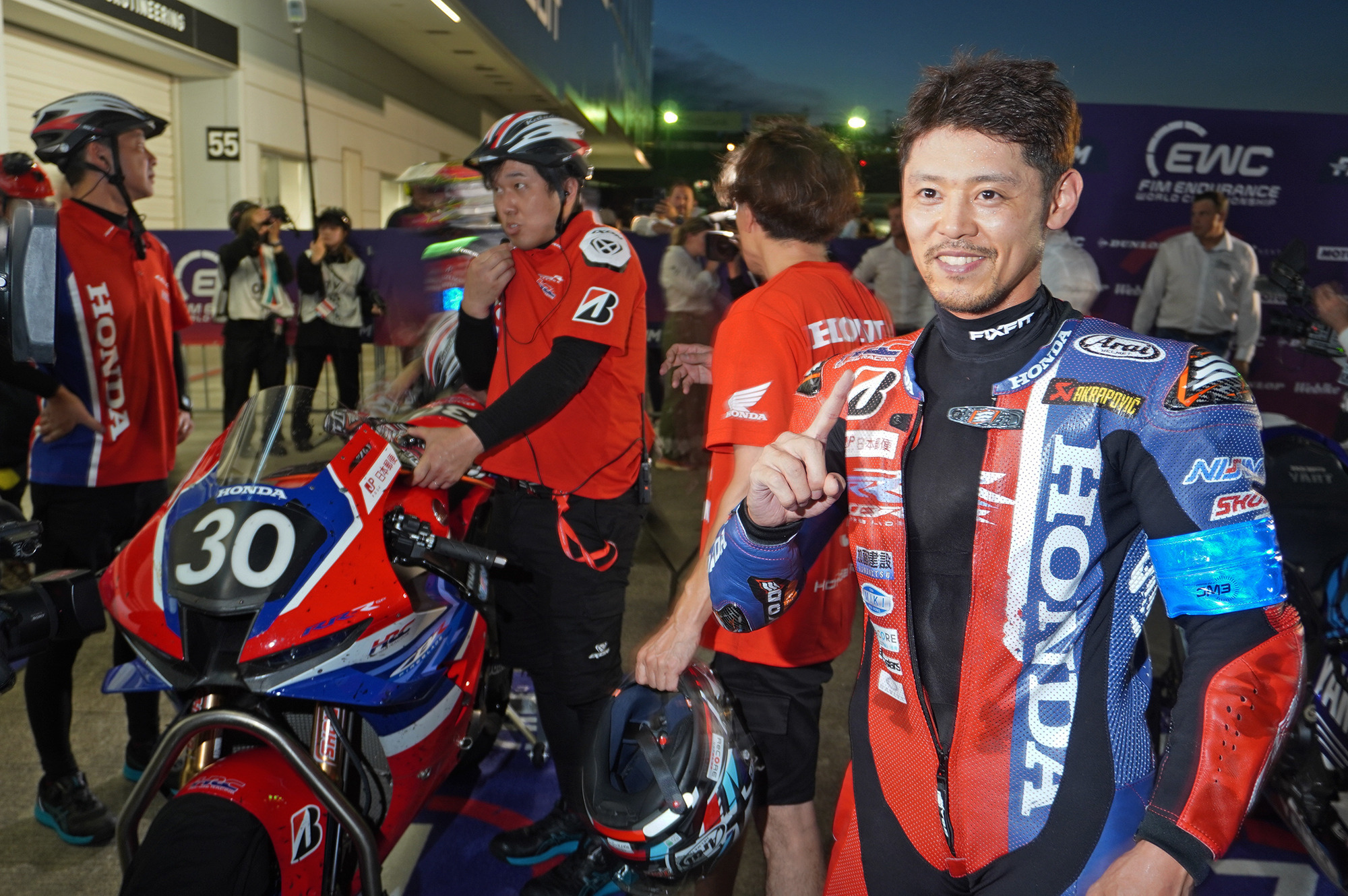 鈴鹿8耐】「Team HRC with 日本郵便」が3連覇、「YART-YAMAHA 鈴鹿8耐】「Team HRC with 日本郵便」が3連覇、「YART-YAMAHA