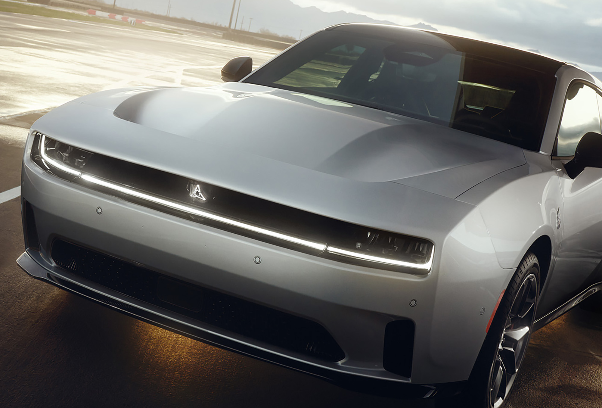 EVでもマッスルサウンド健在！ ダッジ『チャージャー』新型の“排気音