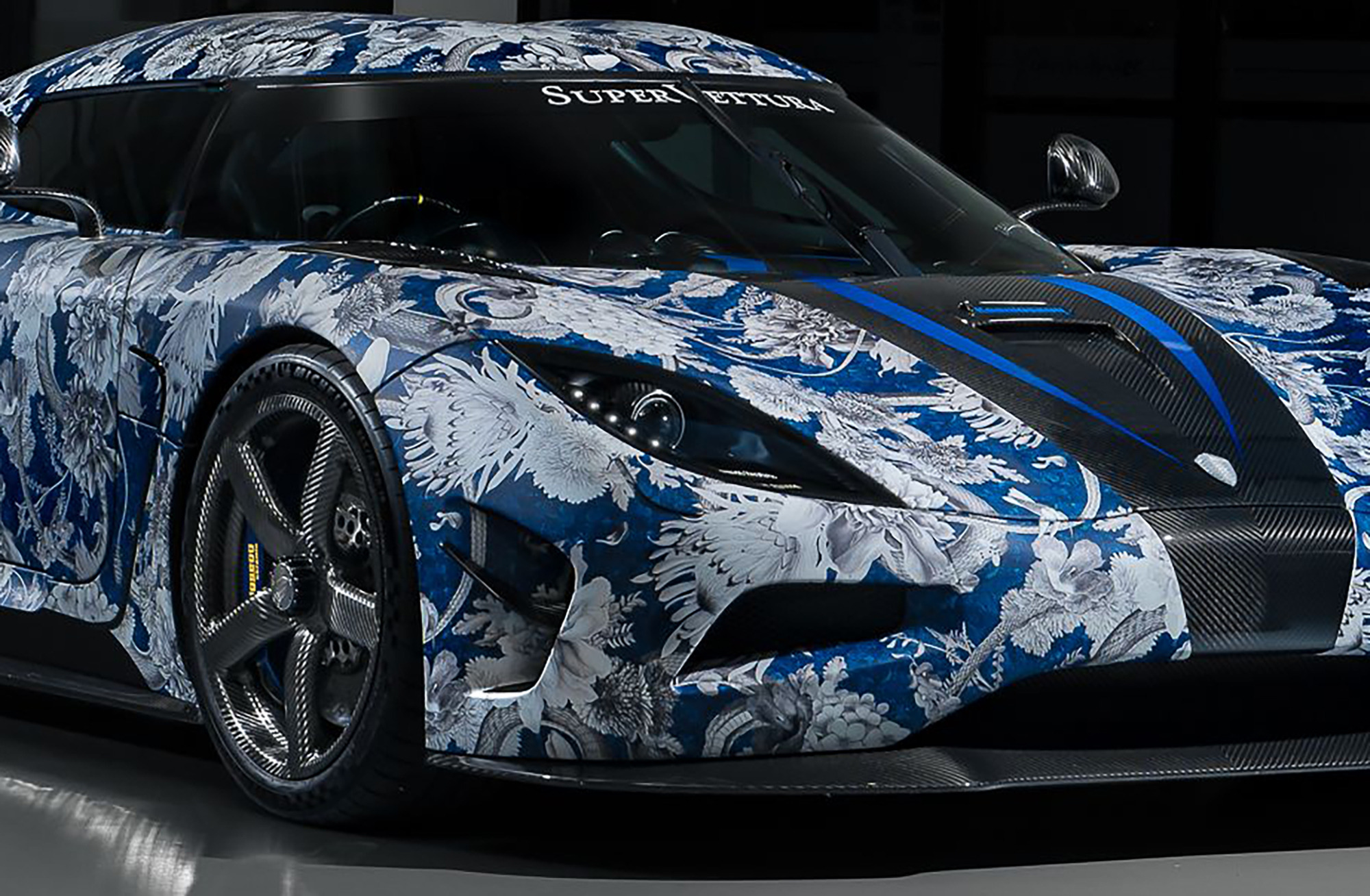 【ꫛꫀꪝ】#772P　プラチナ仕上げ　ピンクカルセドニー×モスアゲートカービング 壁紙ブランドがハイパーカーを花柄ラッピング!? 大胆な