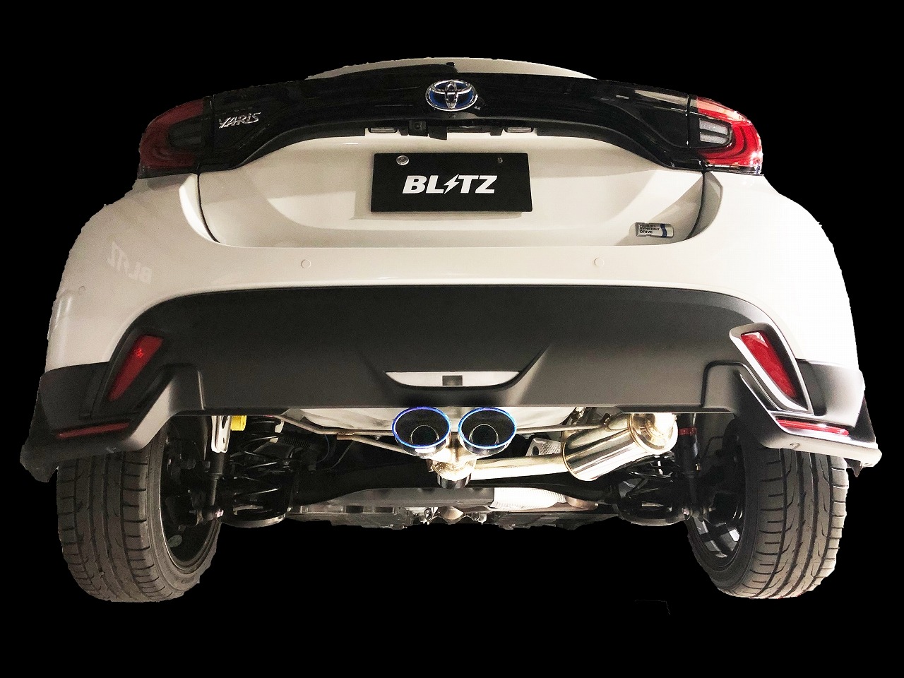 トヨタ　ヤリス　ハイブリッド　BLITZ マフラー　4本だし　車検対応 トヨタヤリスハイブリッドBLITZ マフラー4本だし車検対応