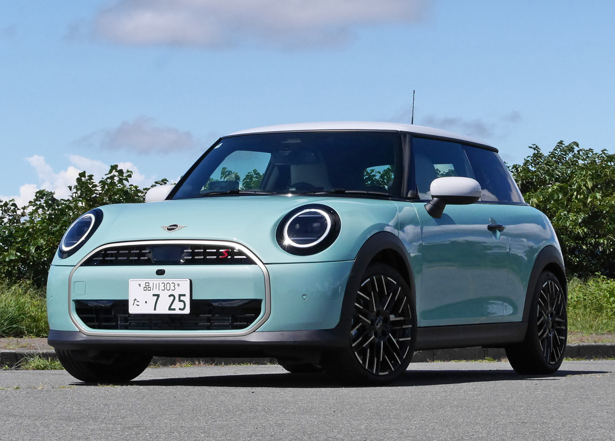 2UPJ-45011050]BMW ミニ(MINI)クーパーS R56(LCI) (SV16)ラジエターグリル 中古 新型ミニ・クーパーが登場！──GQ新着カー | GQ JAPAN