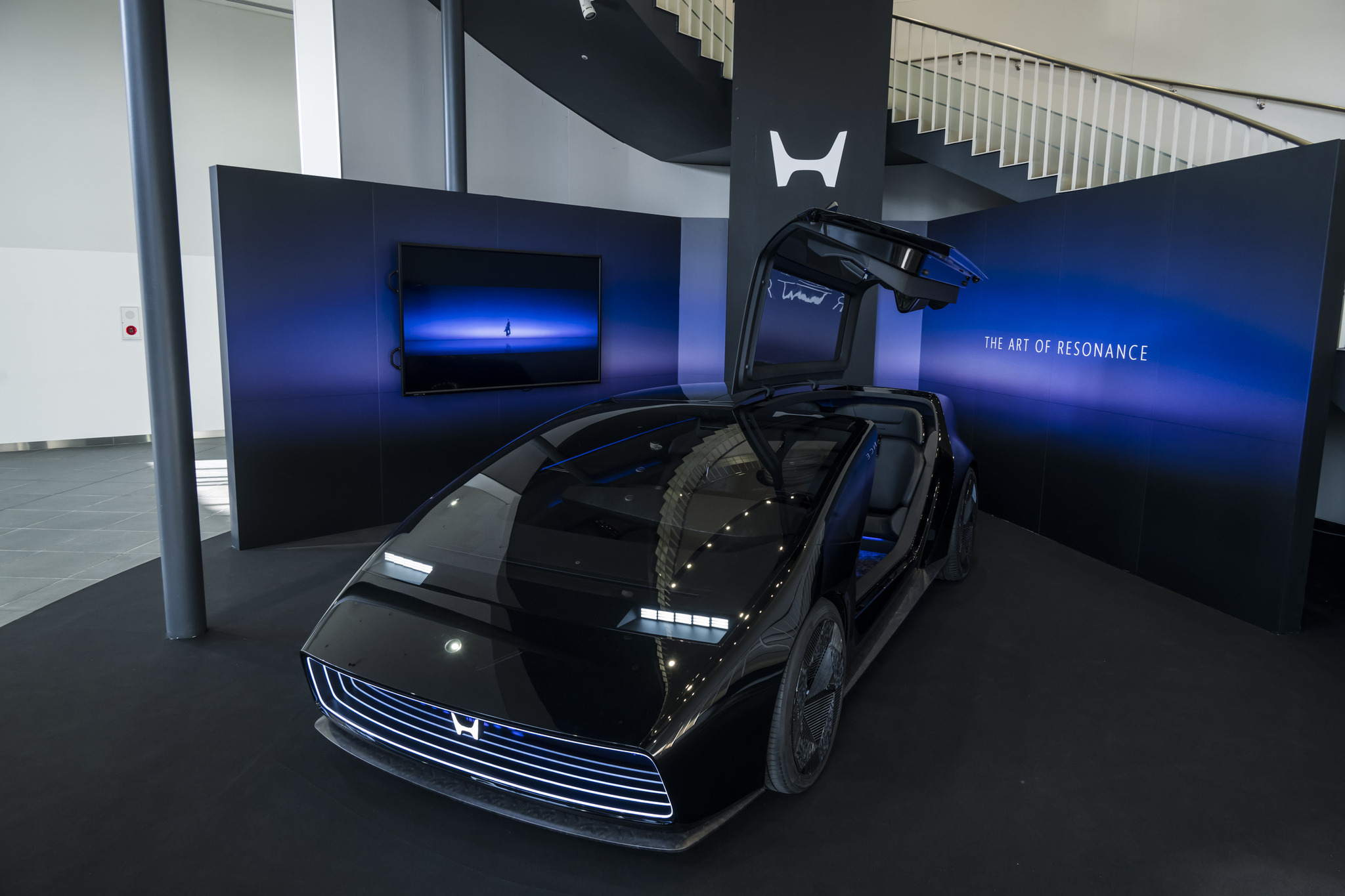 次世代自動車 2025 EV・SDV競争 次世代自動車2025 EV・SDV競争、中国に勝てるか | 日経