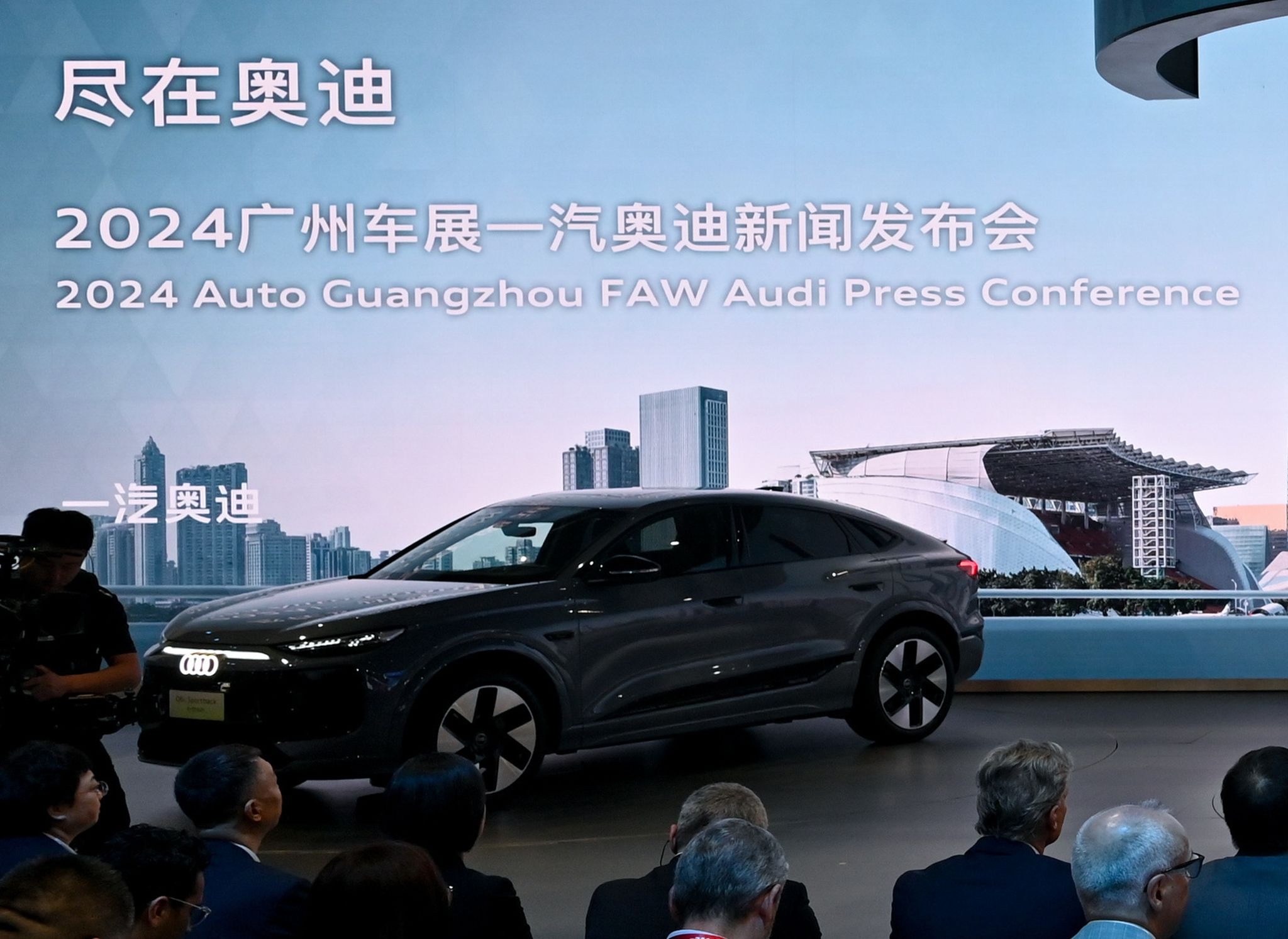 アウディ Q6 e-tronの中国専用「ロング版」はただ長いだけじゃ