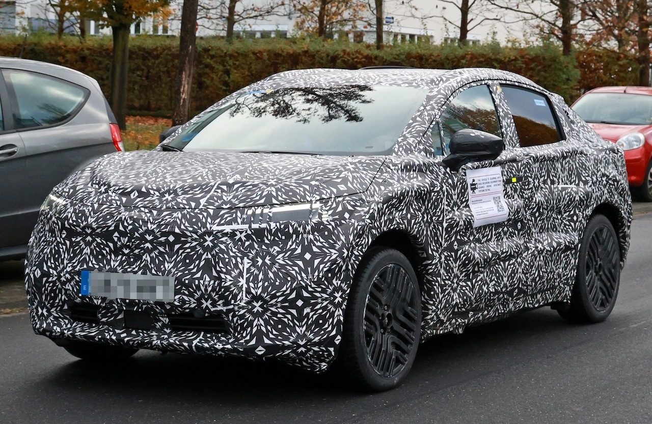 日産『リーフ』次期型はAWDクロスオーバーに進化！ 初のデュアル