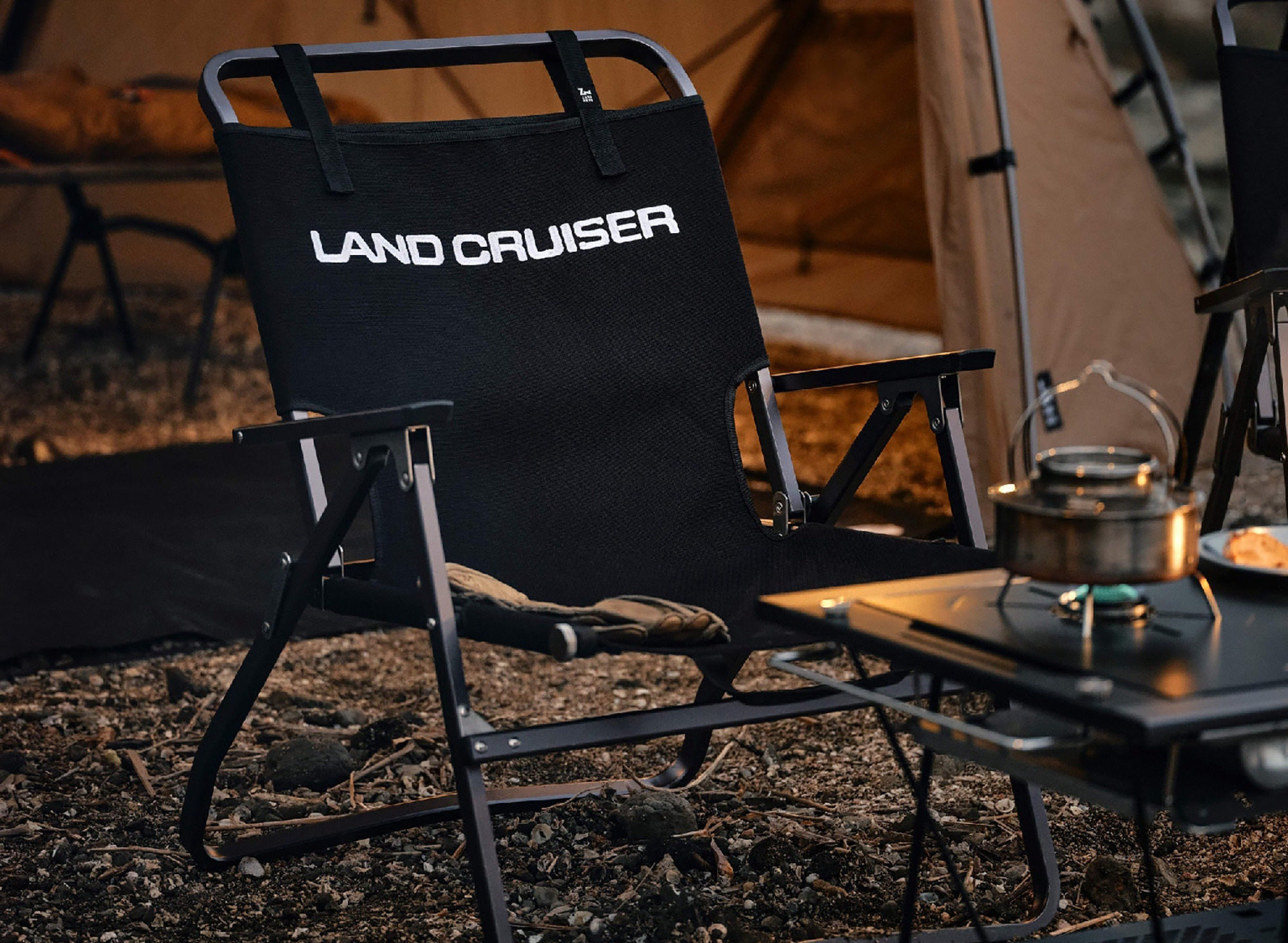 レードチェアコヨーテカラー2つゼインアーツ