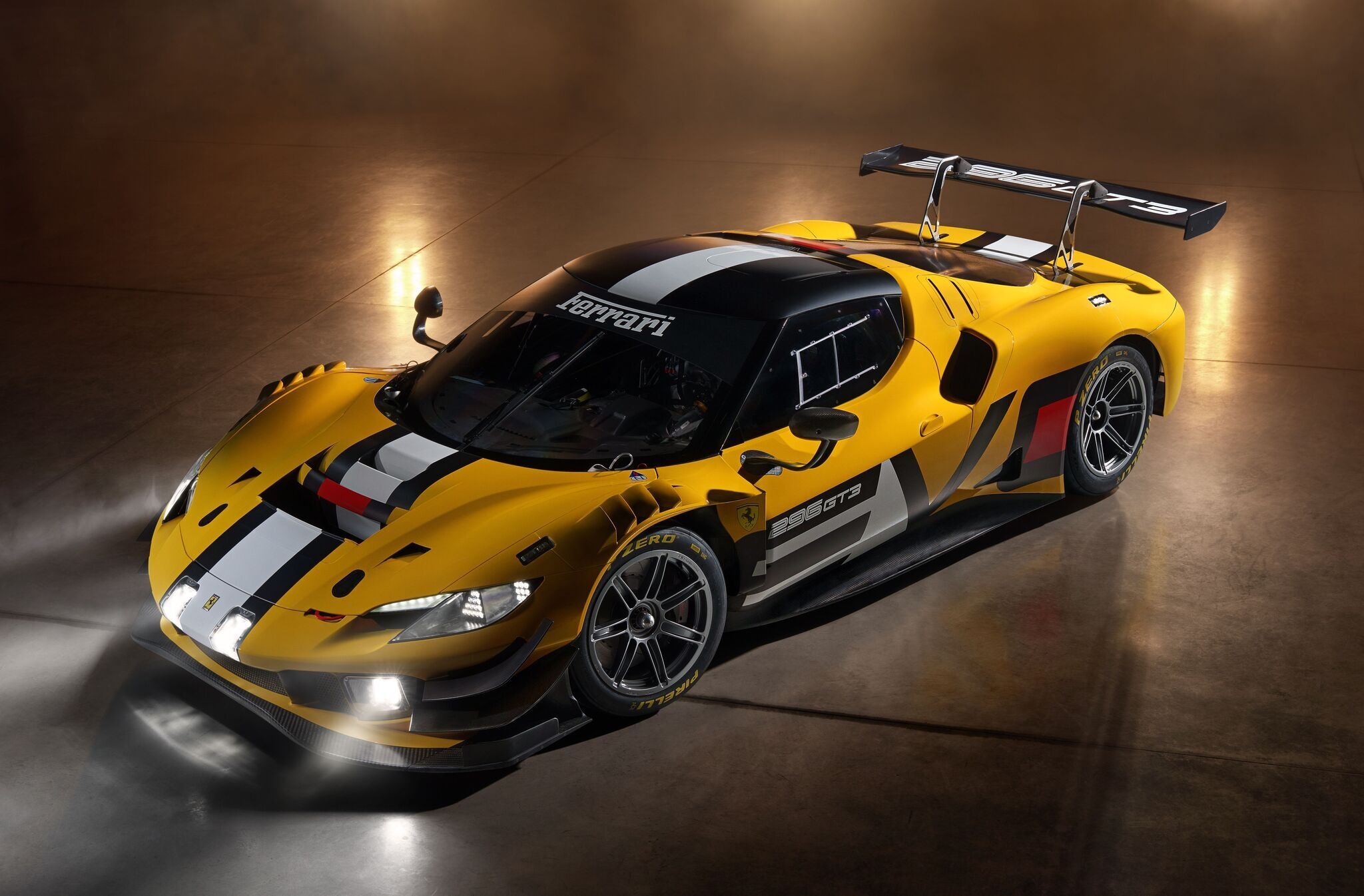 フェラーリ『296 GT3 Evo』登場に「もう無敵じゃ」、デザインにも絶賛