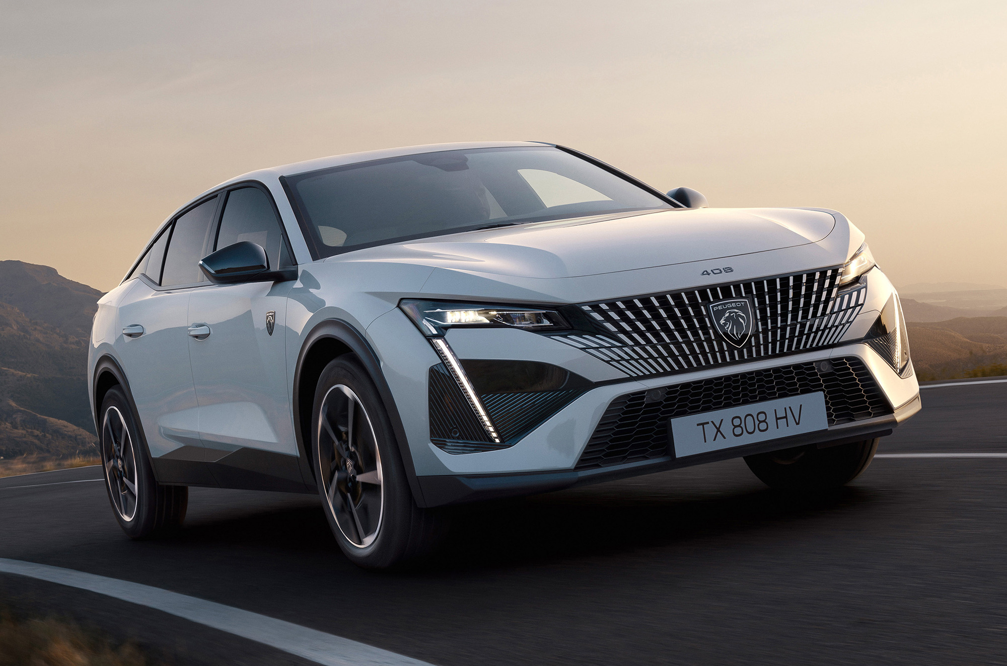 プジョー『408 GTハイブリッド』発売、48V MHEVで燃費を大幅改善