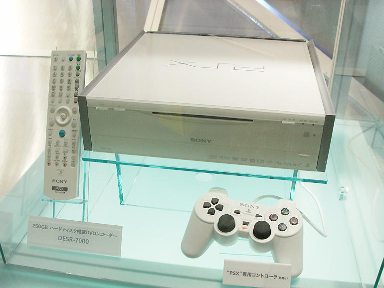CEATEC JAPAN2003】ボーナスで『PSX』と『GT4』を買ってください CEATEC JAPAN2003】ボーナスで『PSX』と『GT4』を買ってください