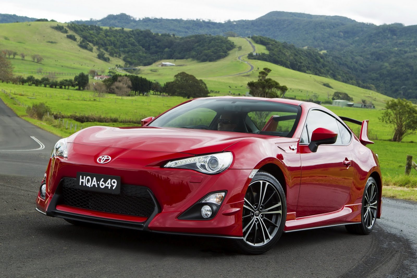 トヨタ 86、世界累計販売台数が7万台突破…発売1年で